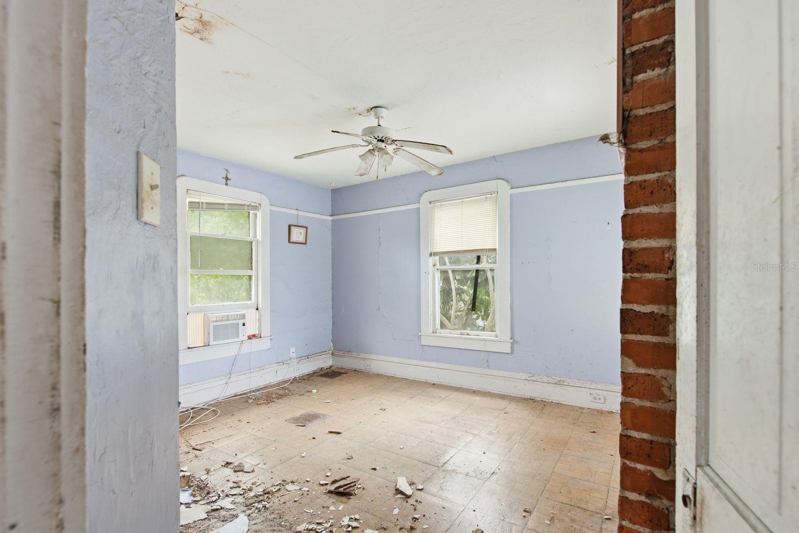226 N GROSSE AVE — photo 5