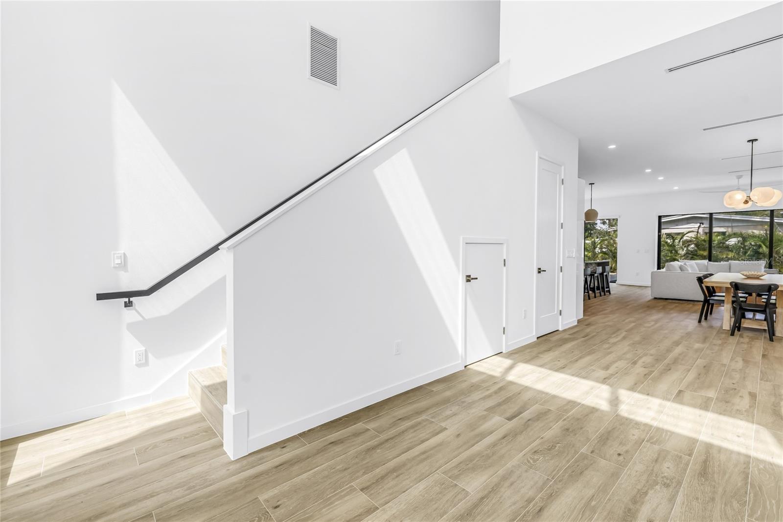 2345 TEMPLE ST — photo 48