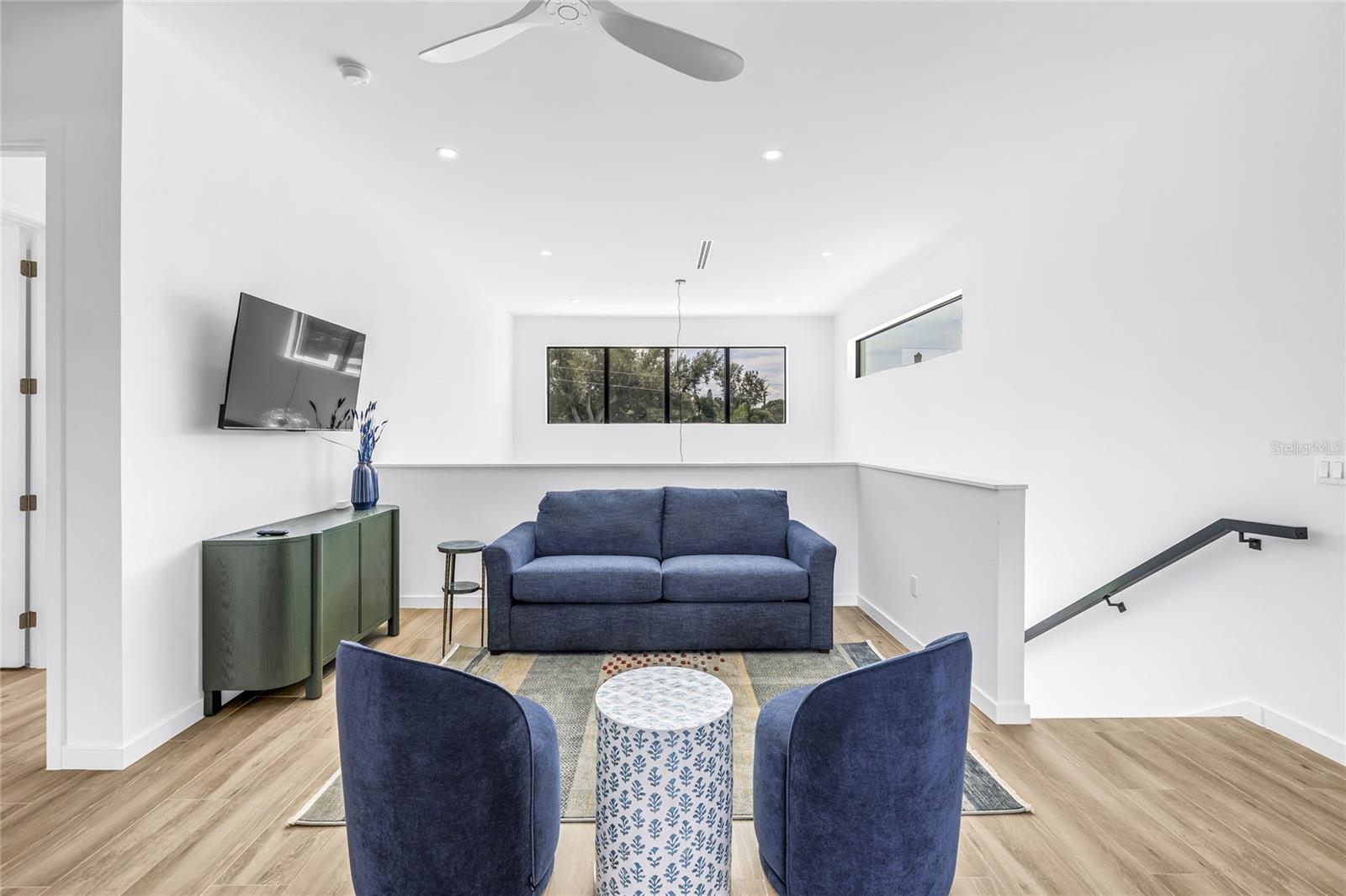 2345 TEMPLE ST — photo 53