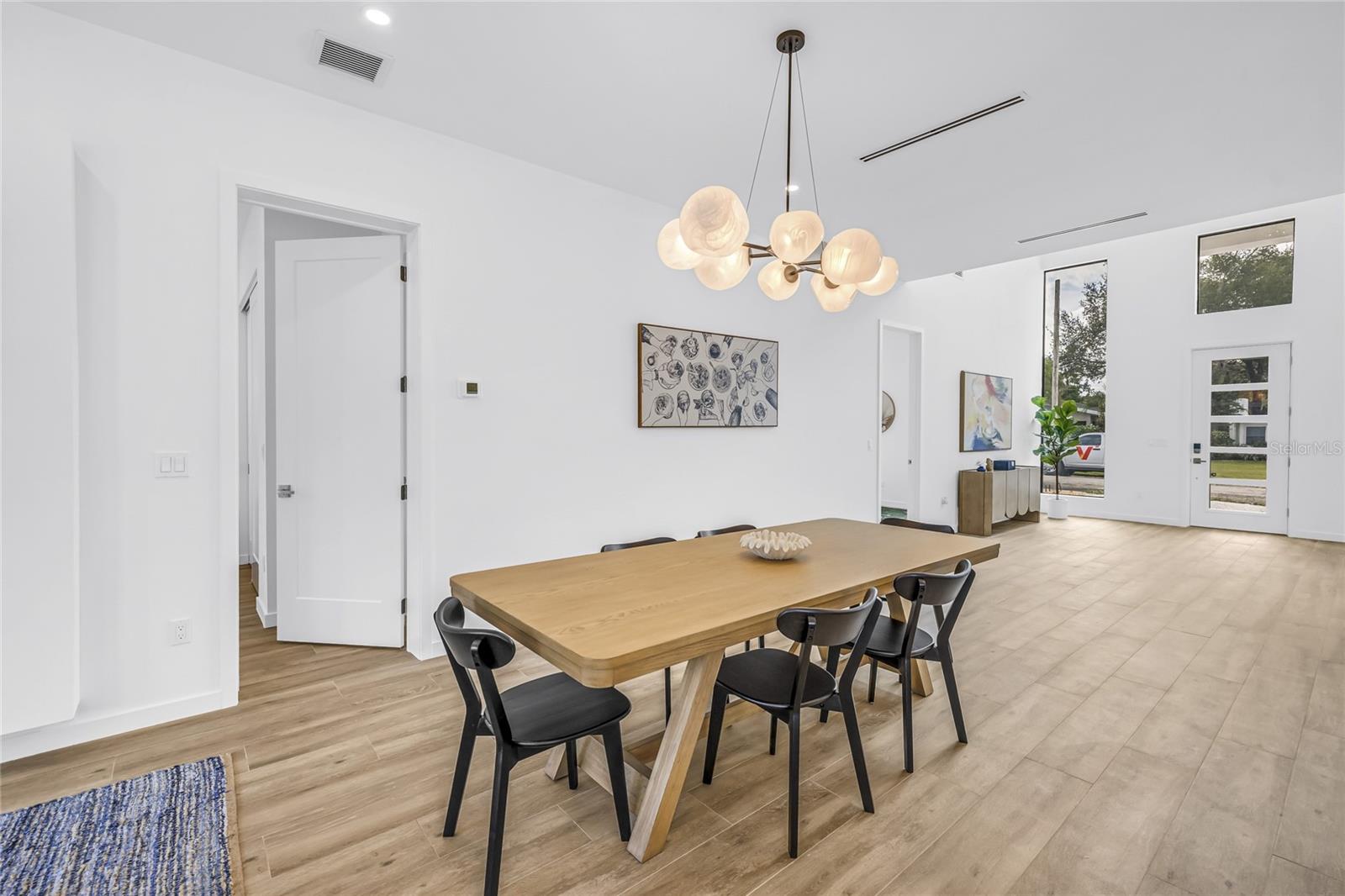 2345 TEMPLE ST — photo 10