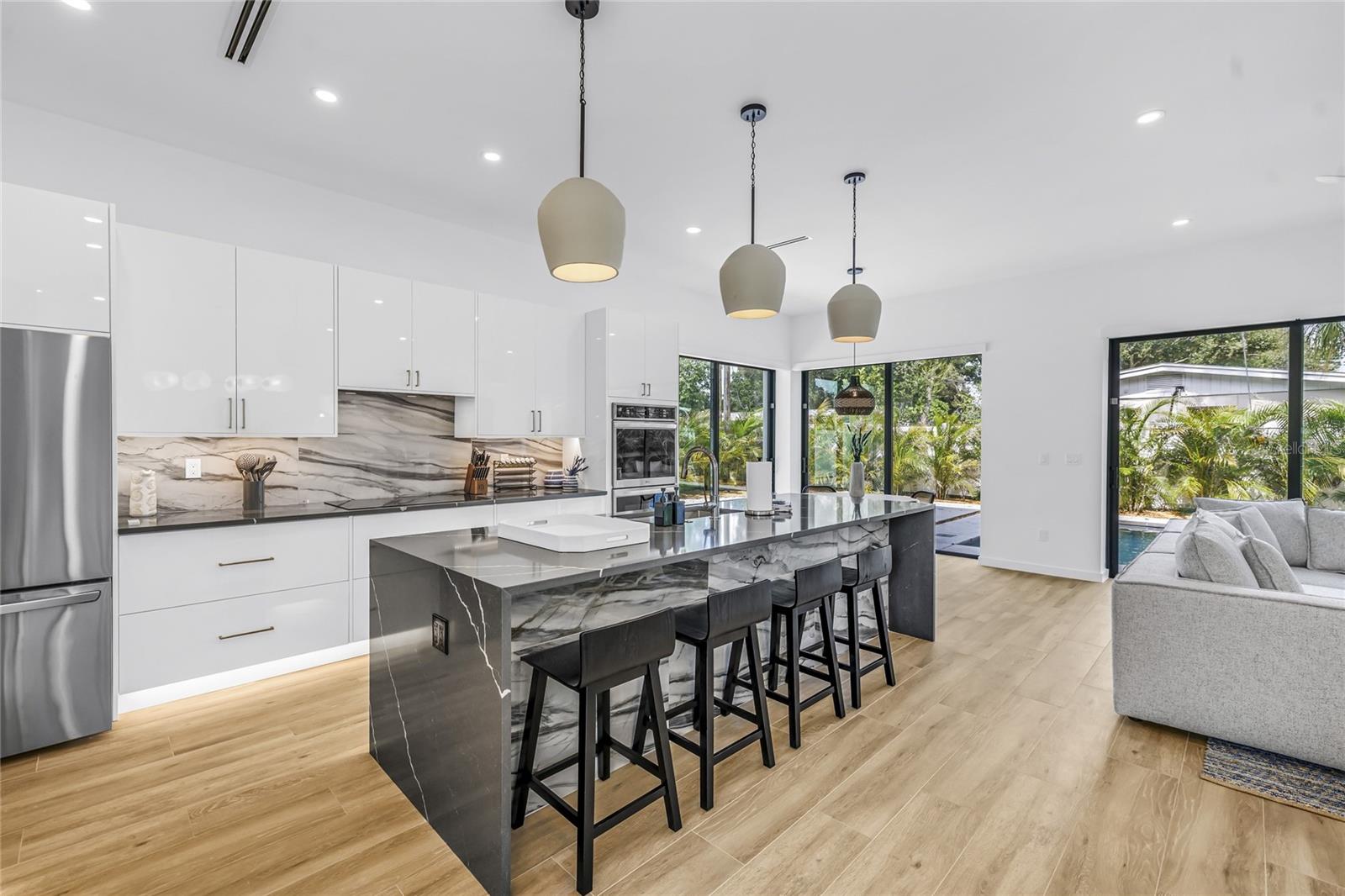 2345 TEMPLE ST — photo 29