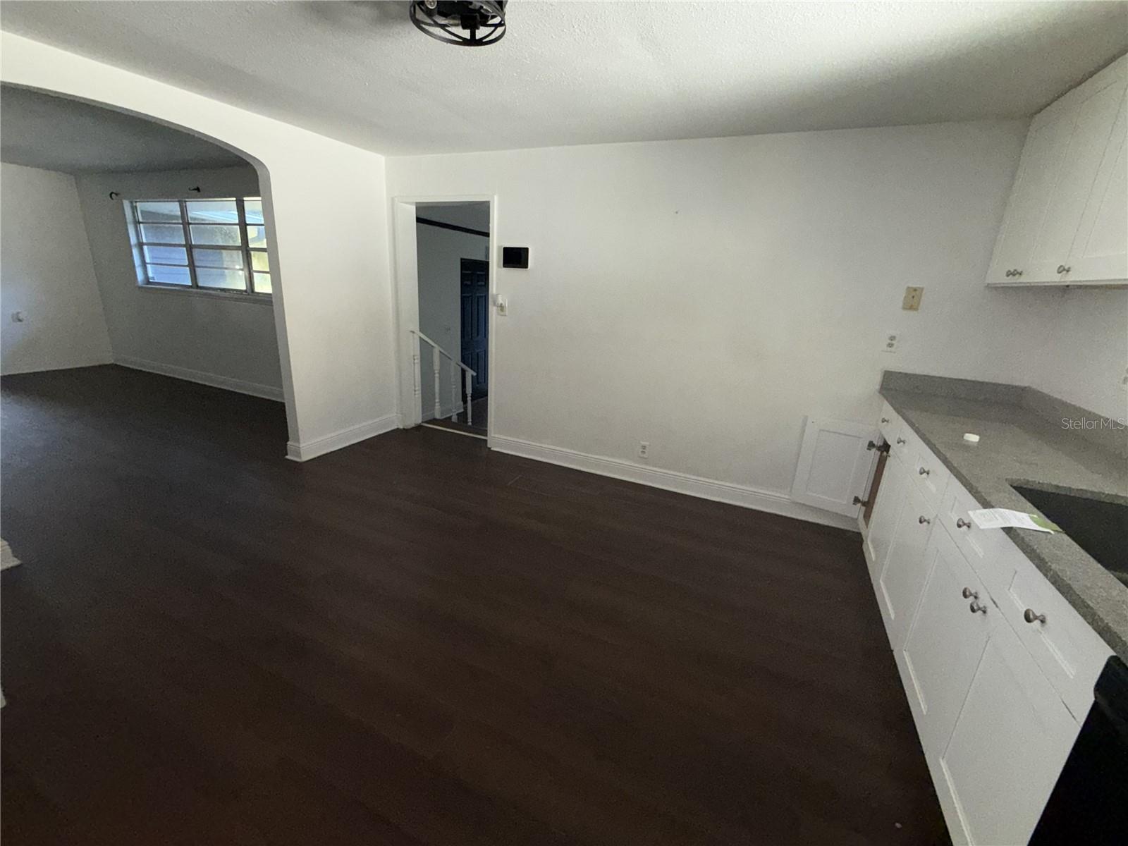 406 E YOUNG ST — photo 11