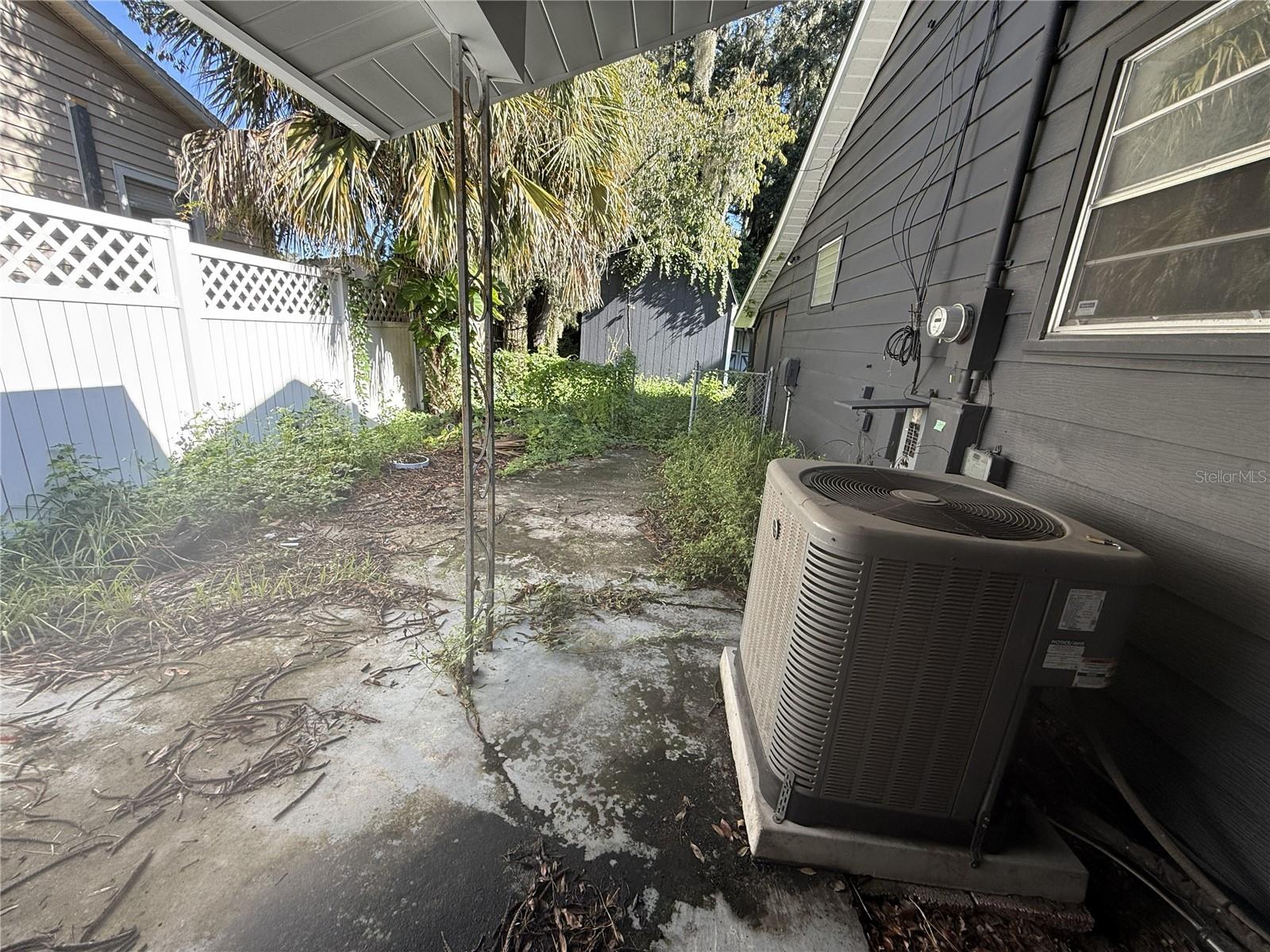 406 E YOUNG ST — photo 4
