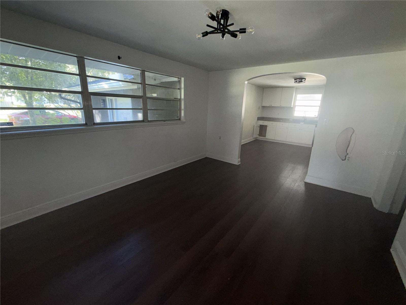 406 E YOUNG ST — photo 13