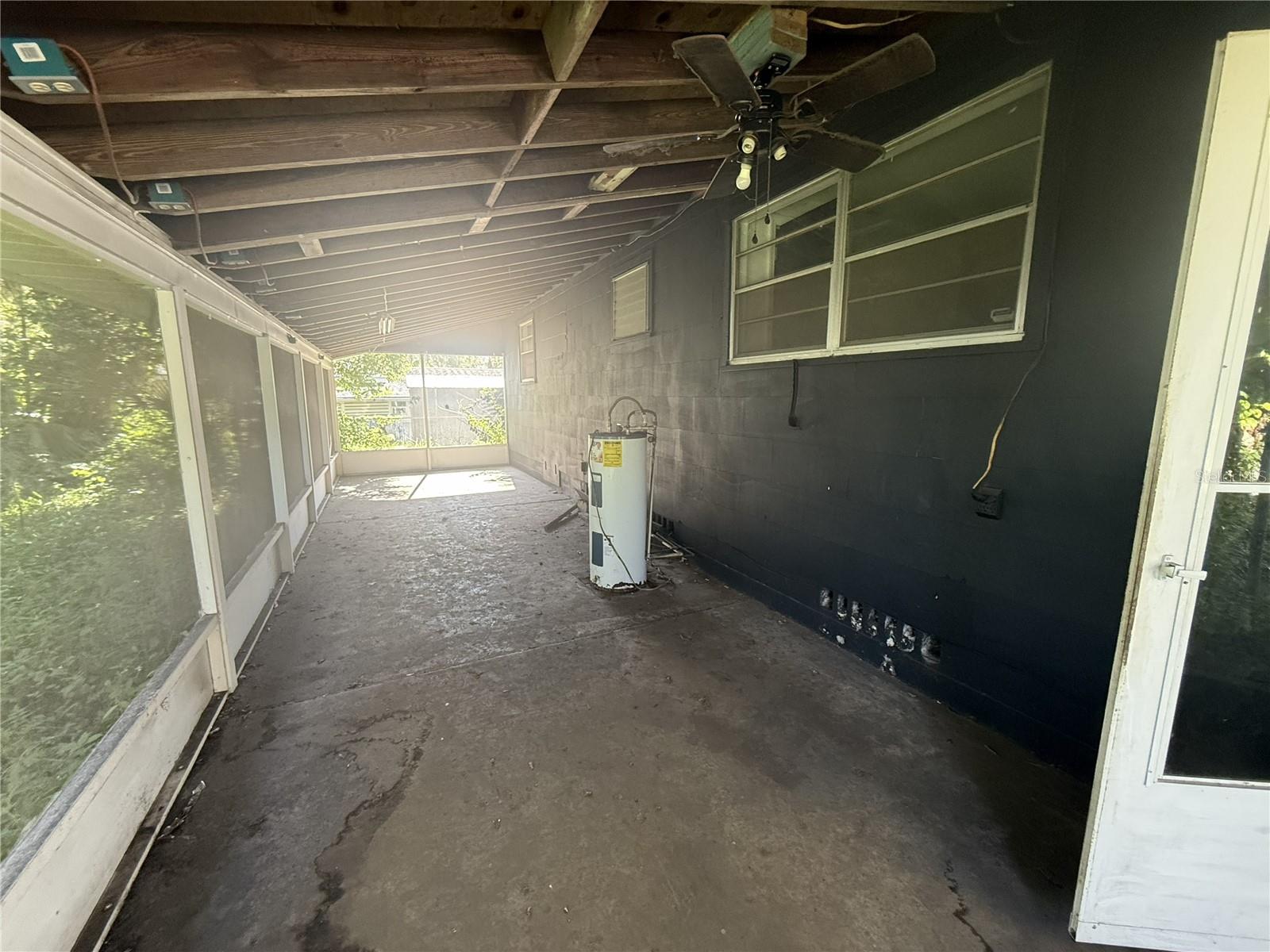 406 E YOUNG ST — photo 16