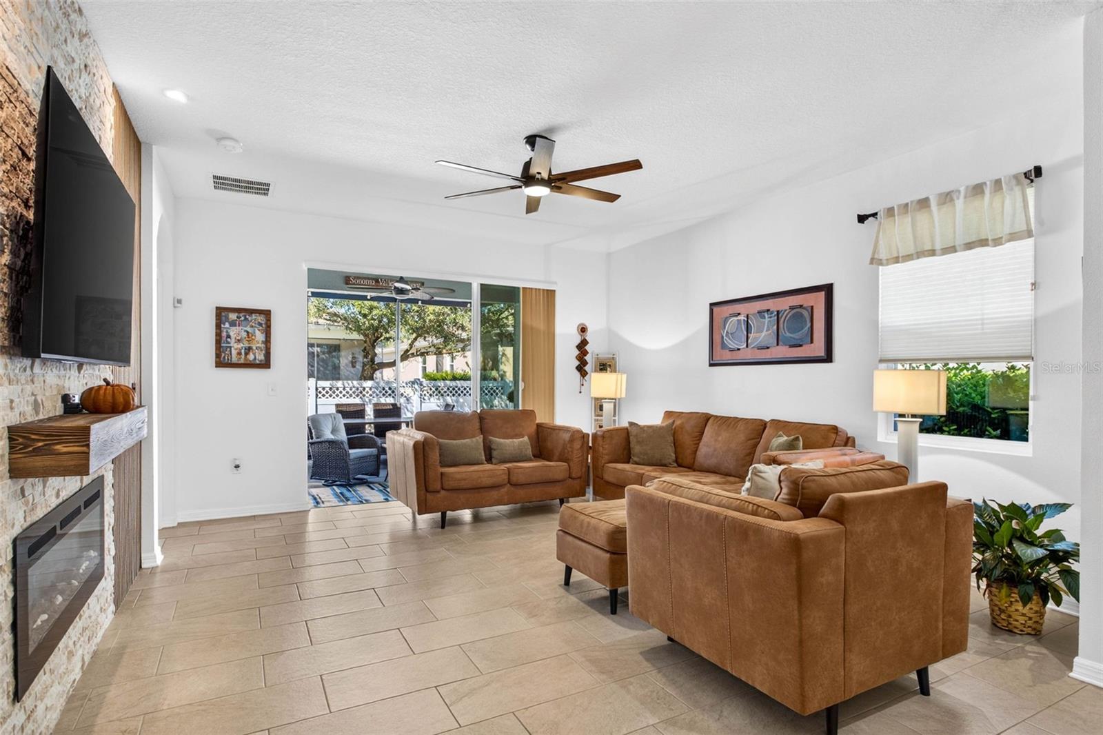 32835 WOODTHRUSH WAY — photo 9
