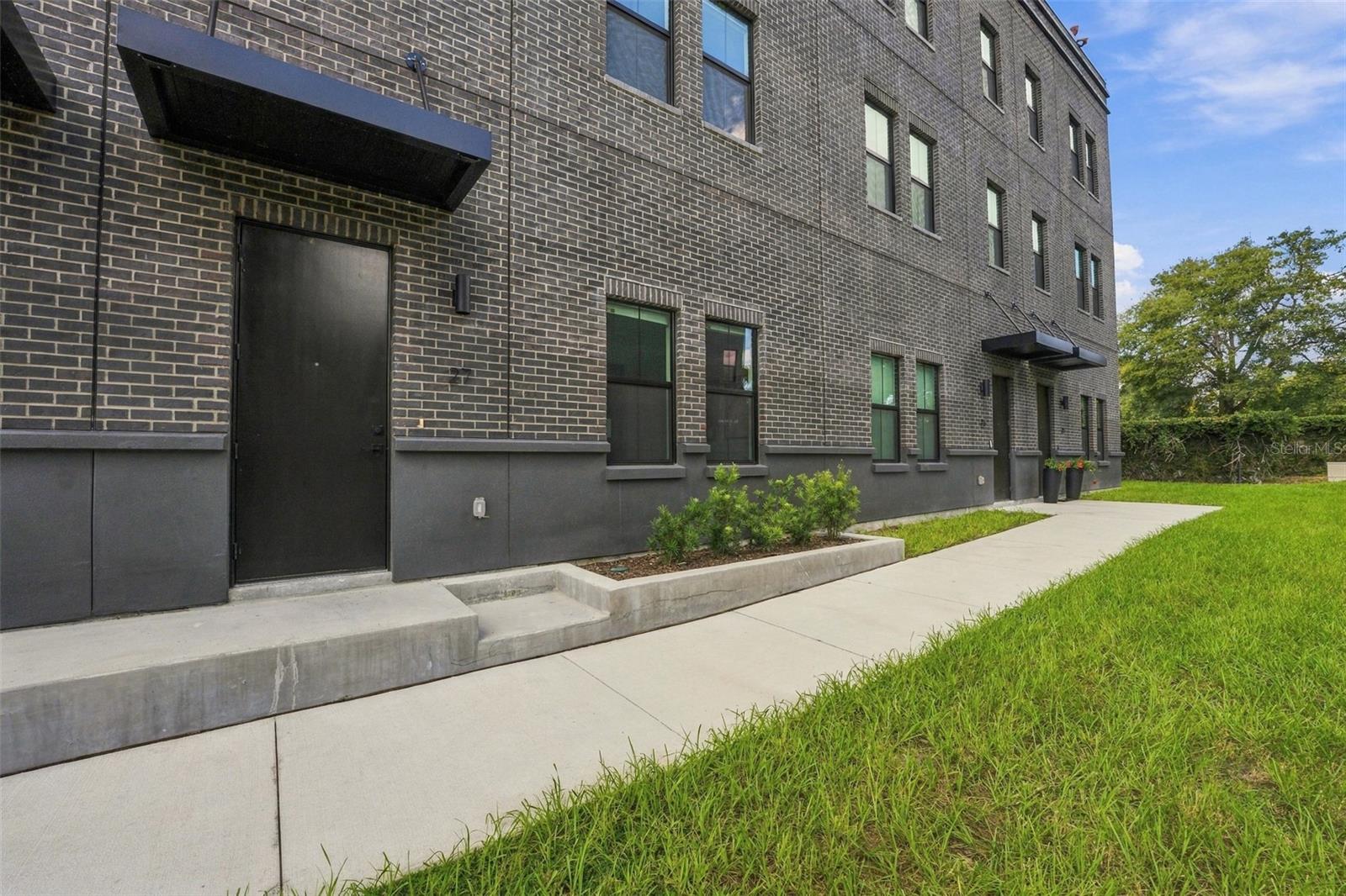 1218 E KAY ST #27 — photo 3