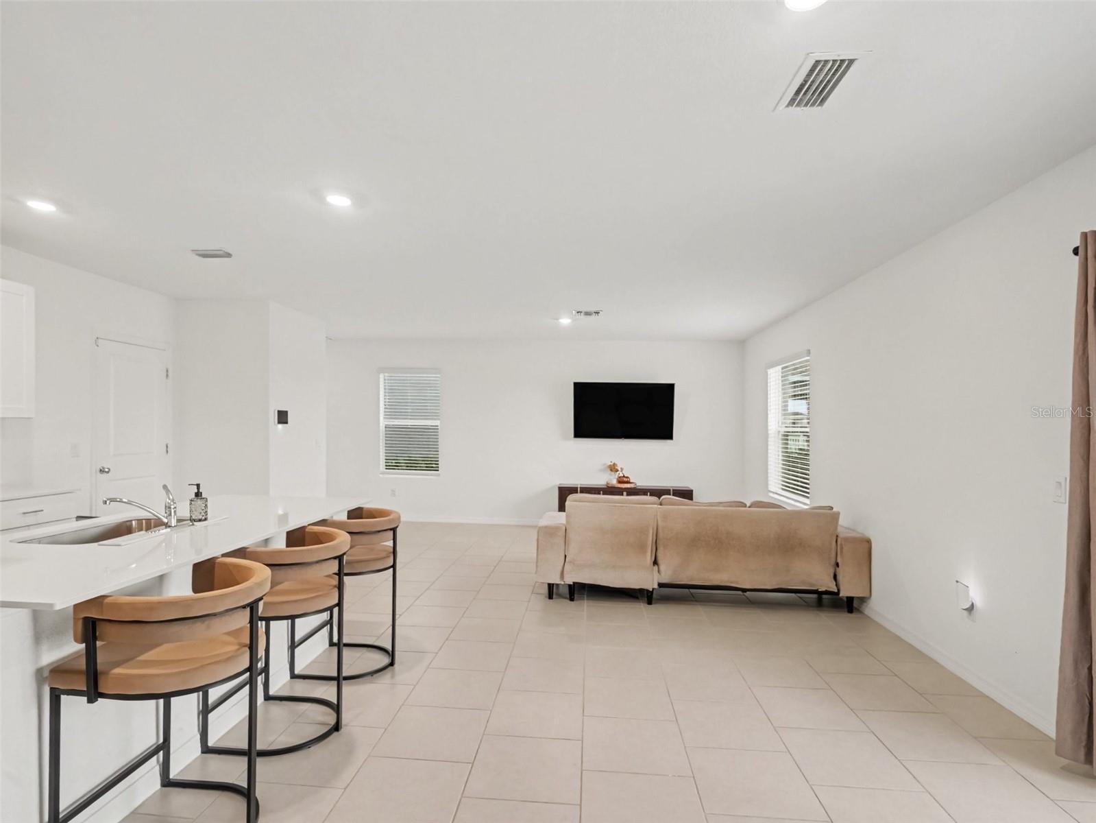 3805 AMBERSWEET XING — photo 10