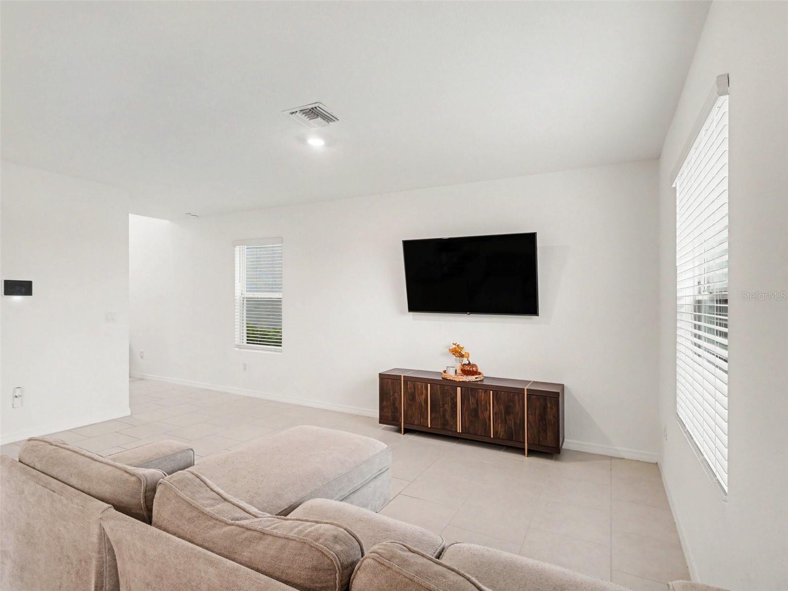 3805 AMBERSWEET XING — photo 8