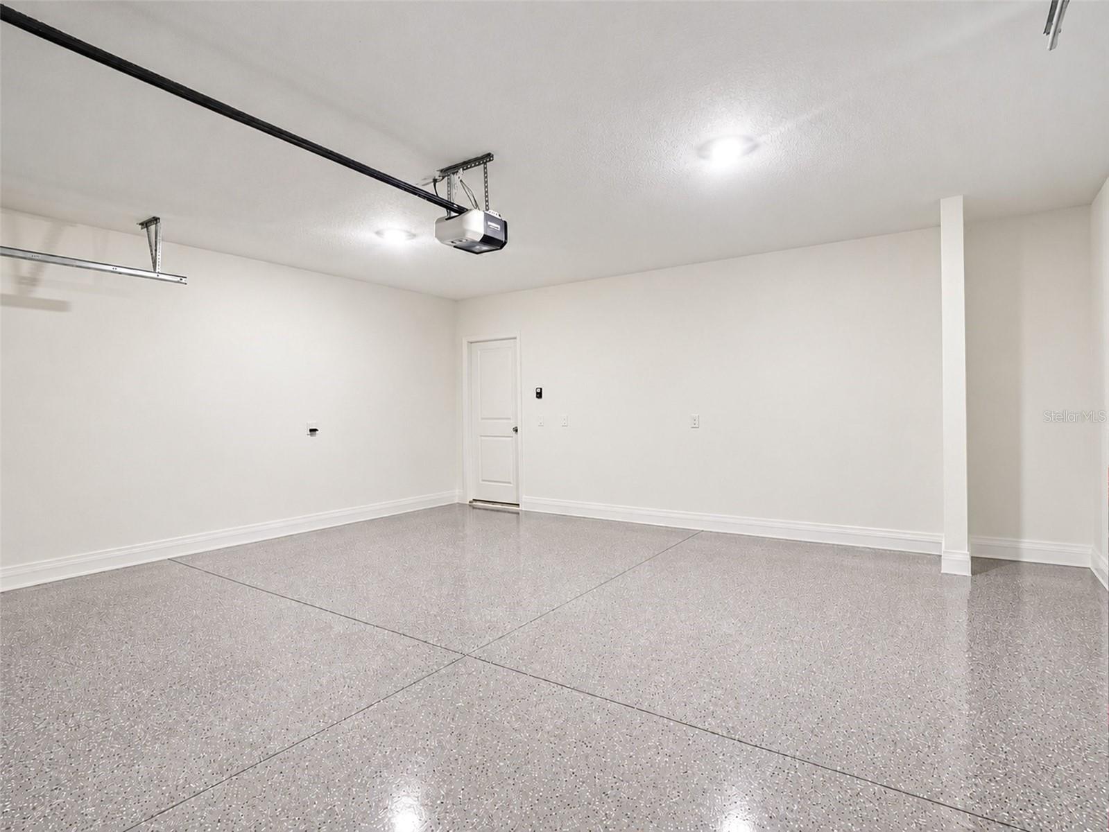 3805 AMBERSWEET XING — photo 30