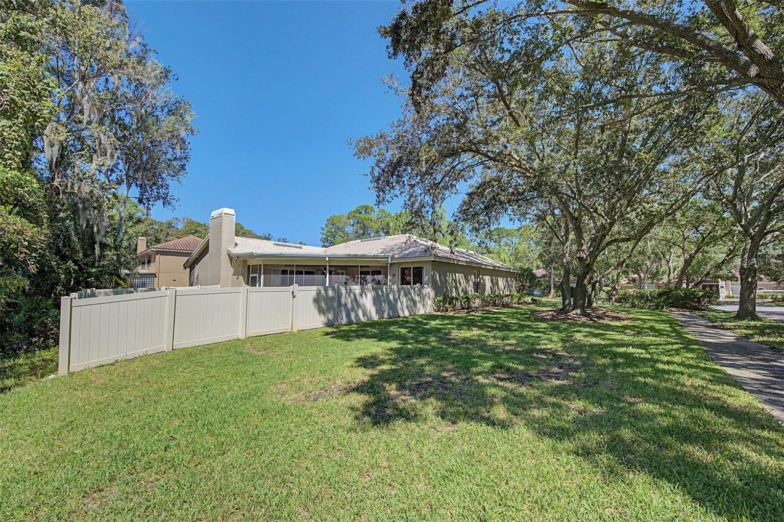 1558 E LAKE WOODLANDS PKWY — photo 33