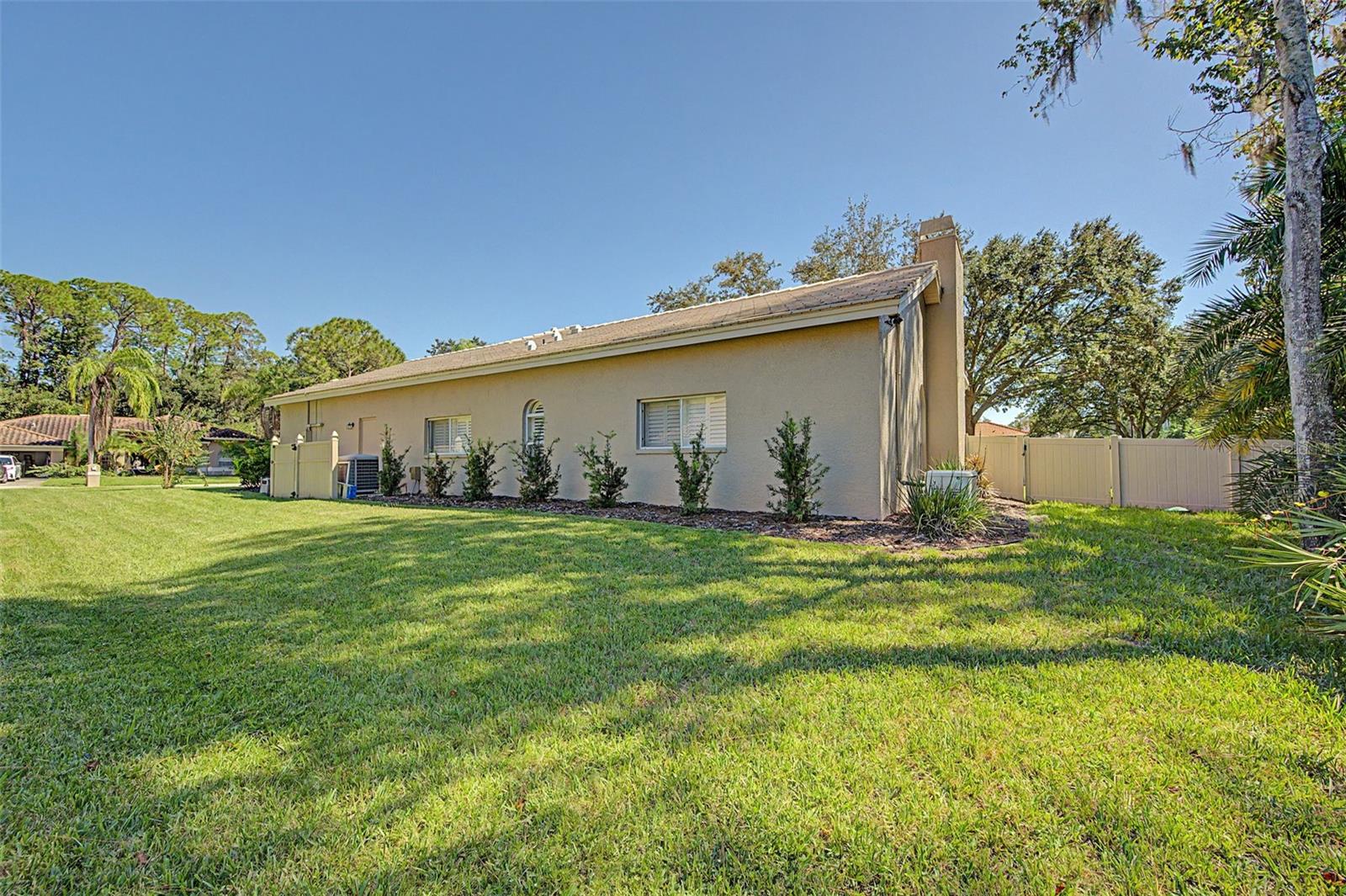 1558 E LAKE WOODLANDS PKWY — photo 35