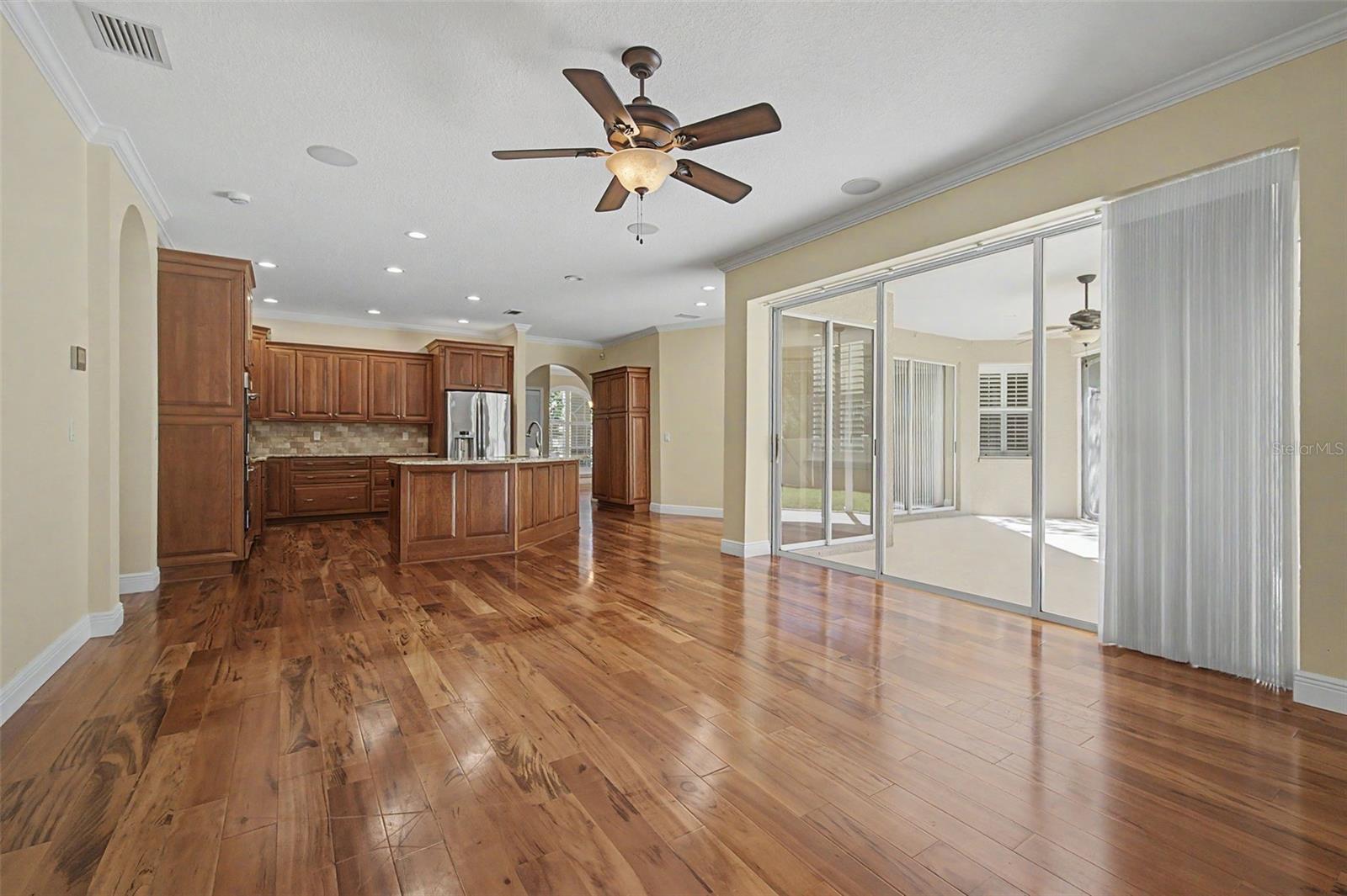 1558 E LAKE WOODLANDS PKWY — photo 13