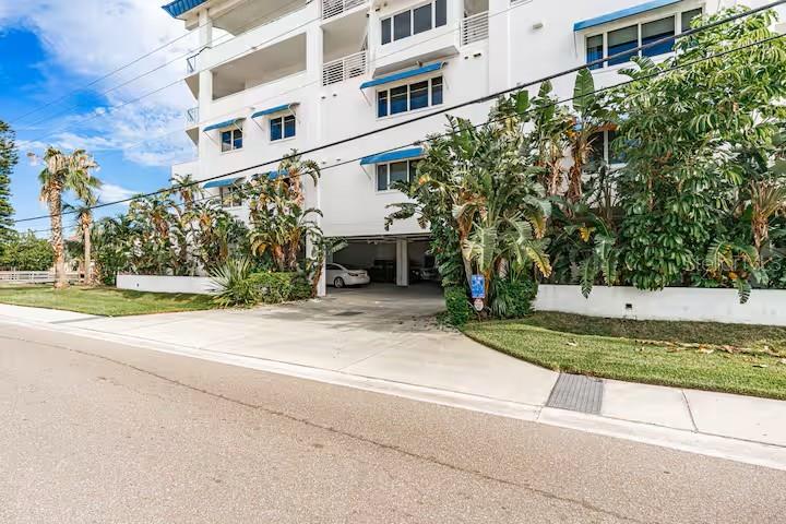 100 BAYSIDE DR #101 — photo 33