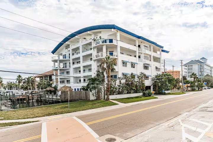 100 BAYSIDE DR #101 — photo 2