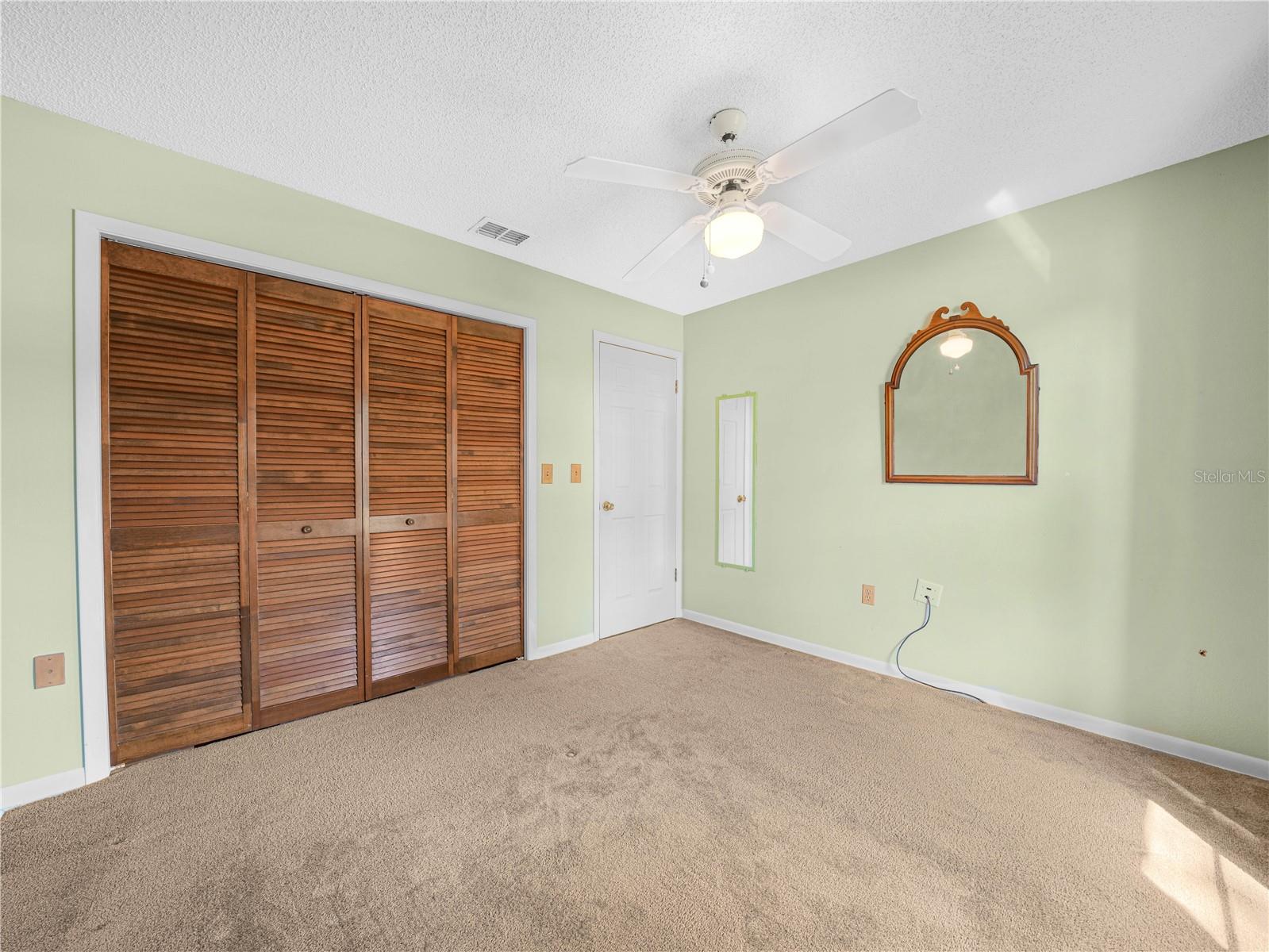 812 SANDALWOOD DR — photo 22