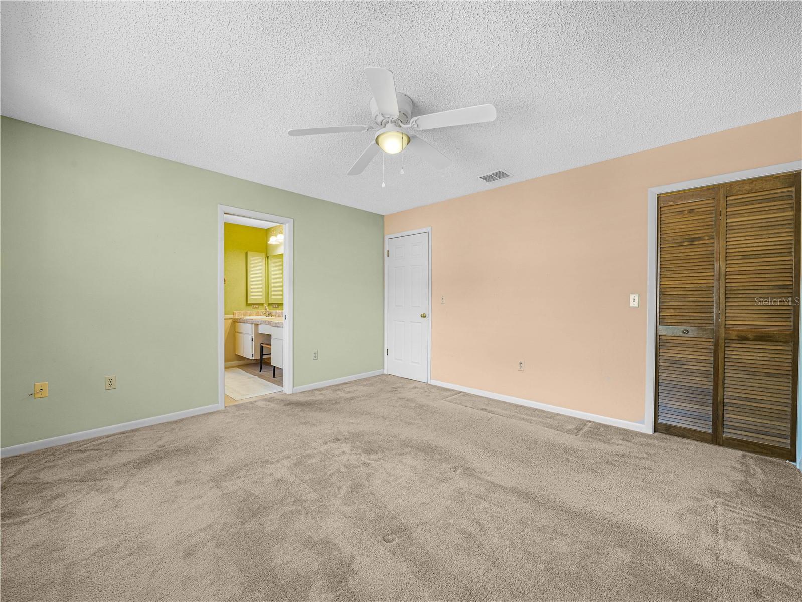 812 SANDALWOOD DR — photo 12