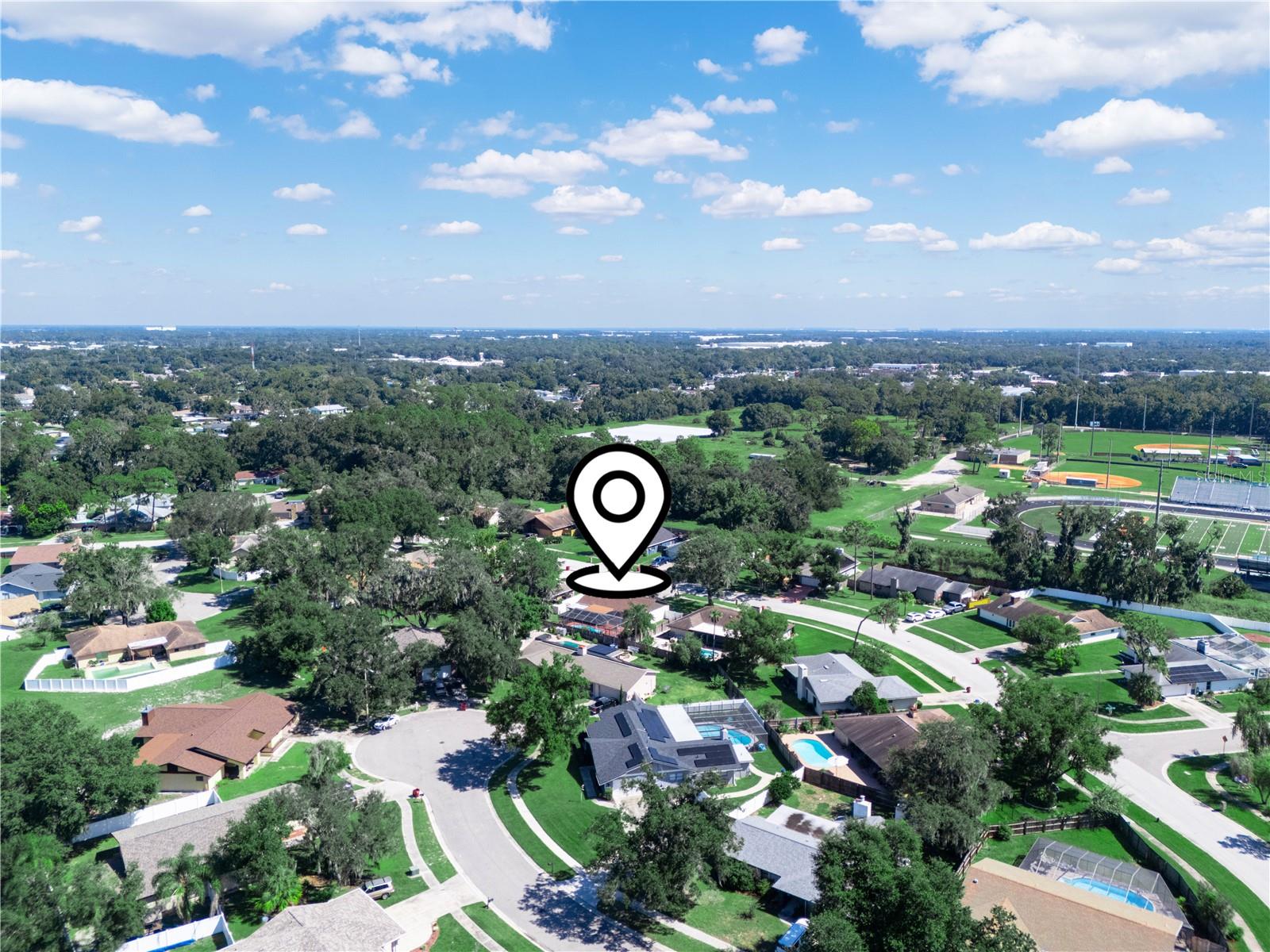 812 SANDALWOOD DR — photo 39