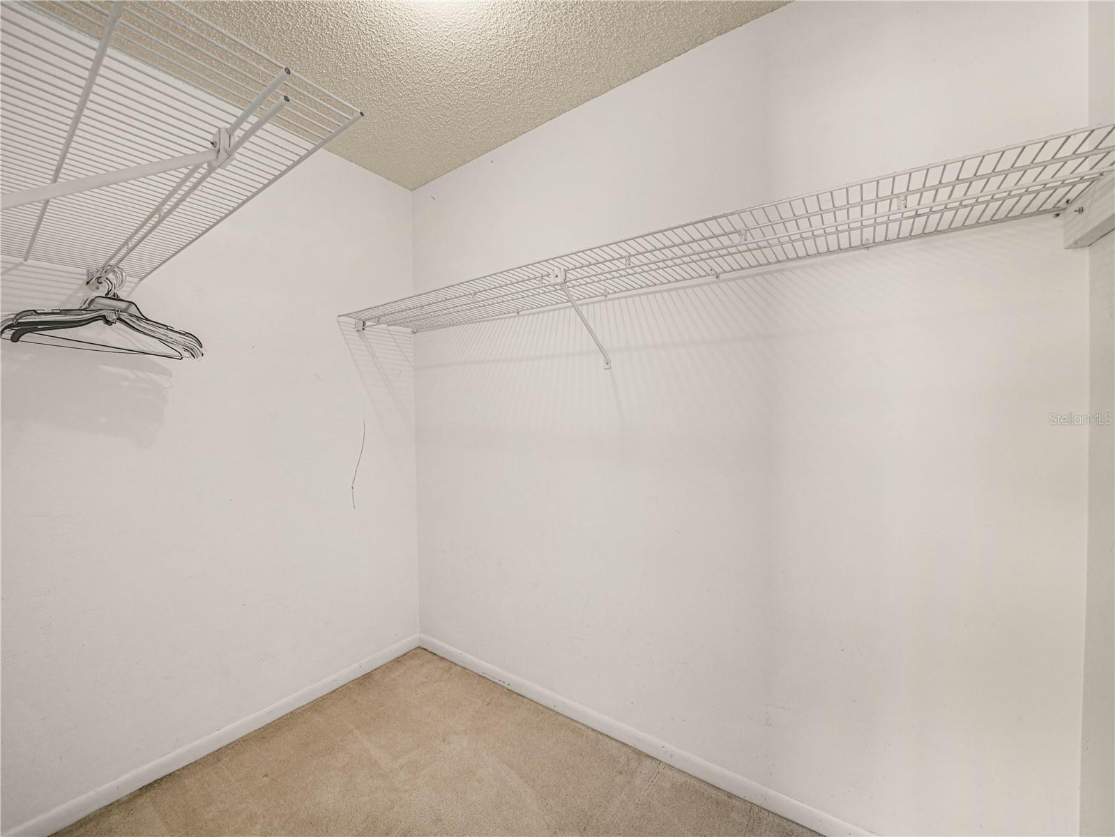 812 SANDALWOOD DR — photo 13