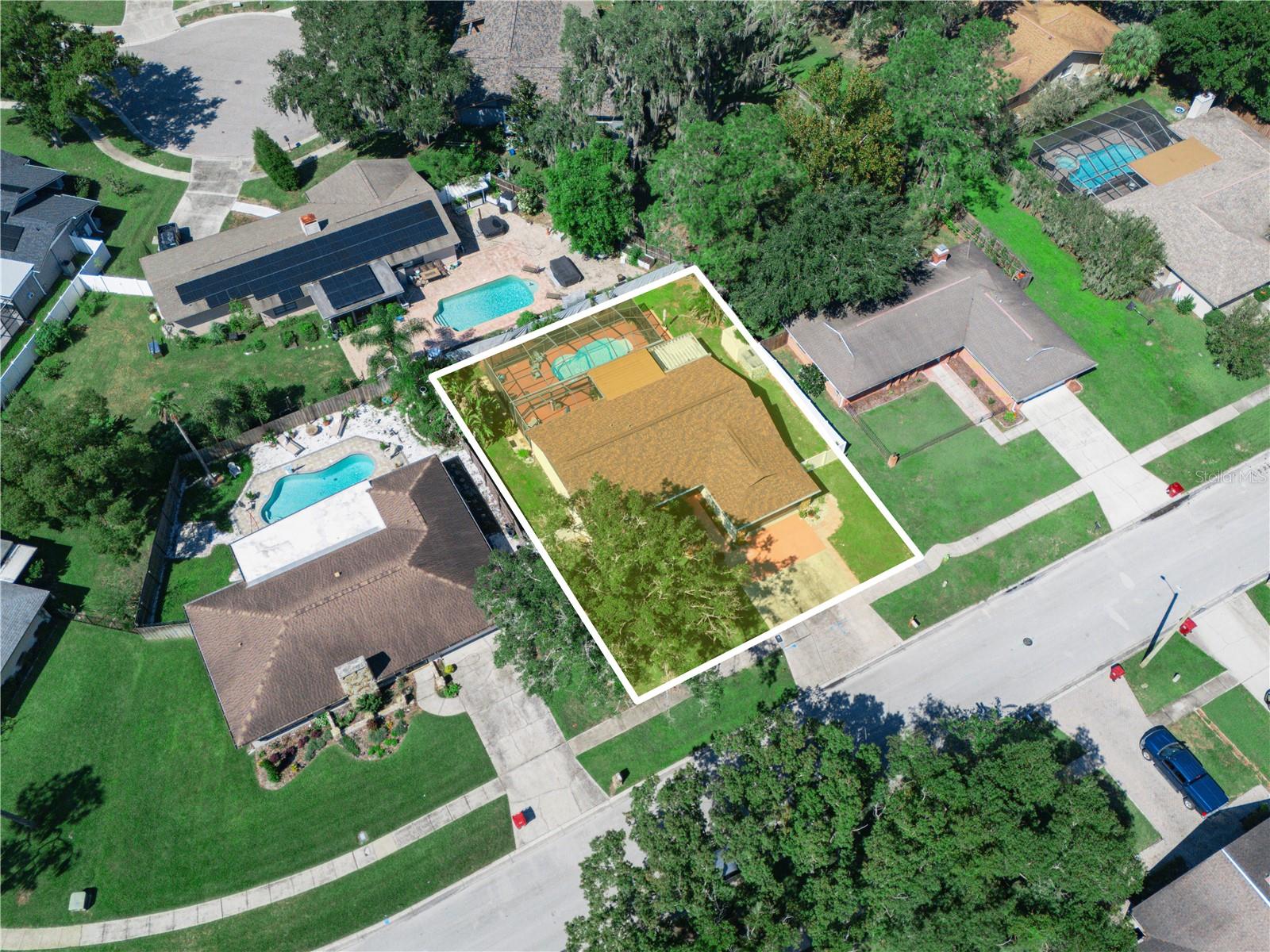 812 SANDALWOOD DR — photo 37