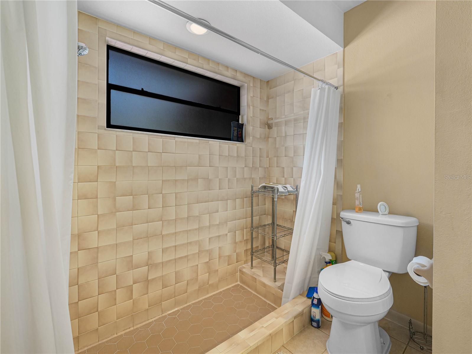 812 SANDALWOOD DR — photo 15