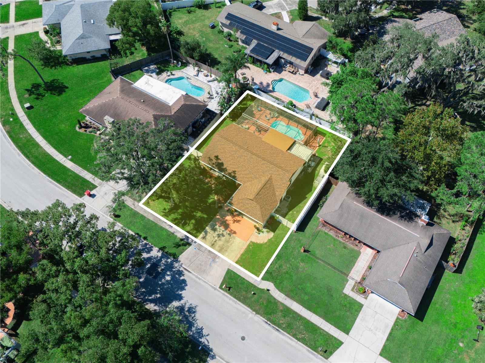 812 SANDALWOOD DR — photo 38