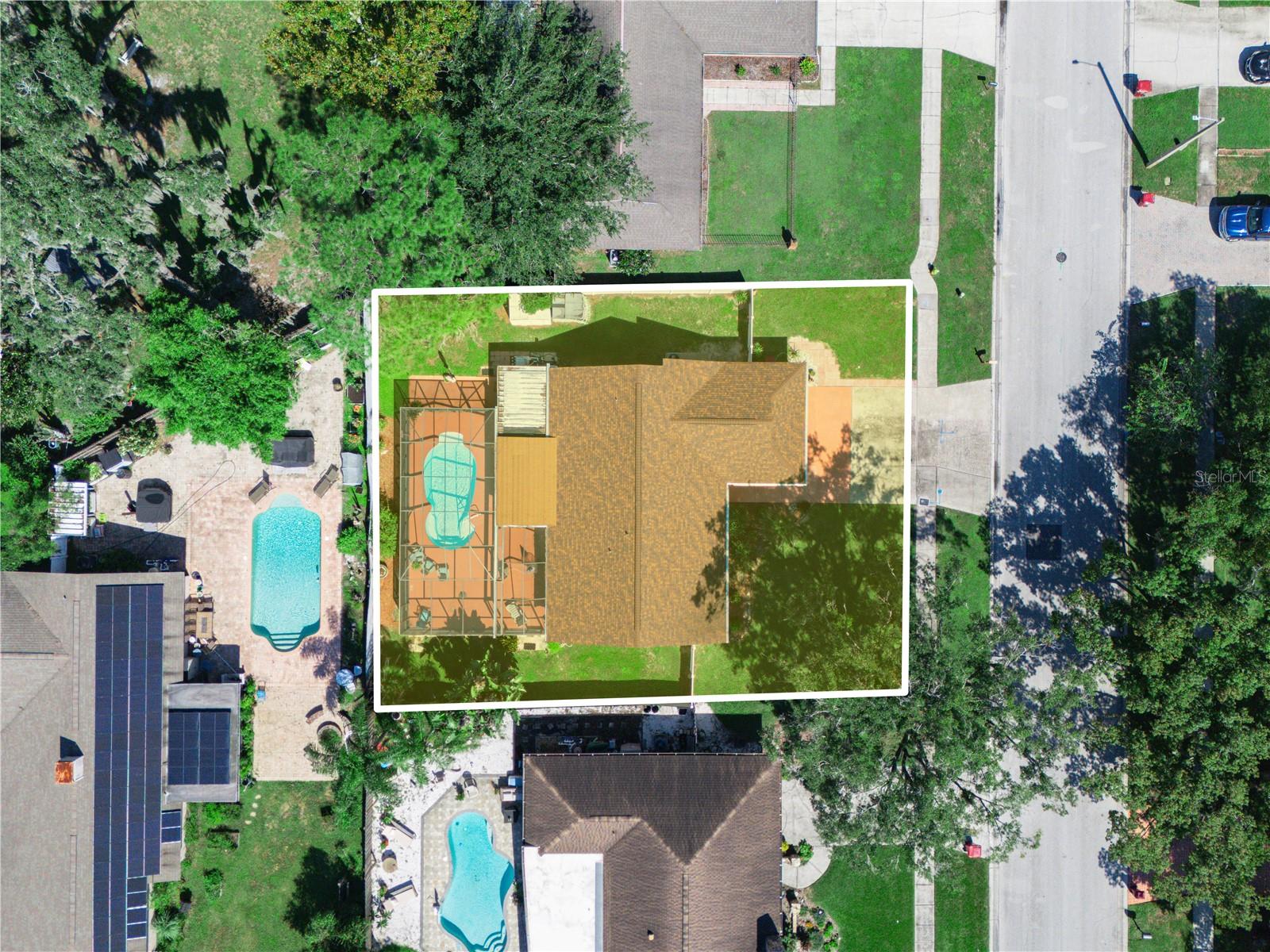 812 SANDALWOOD DR — photo 36