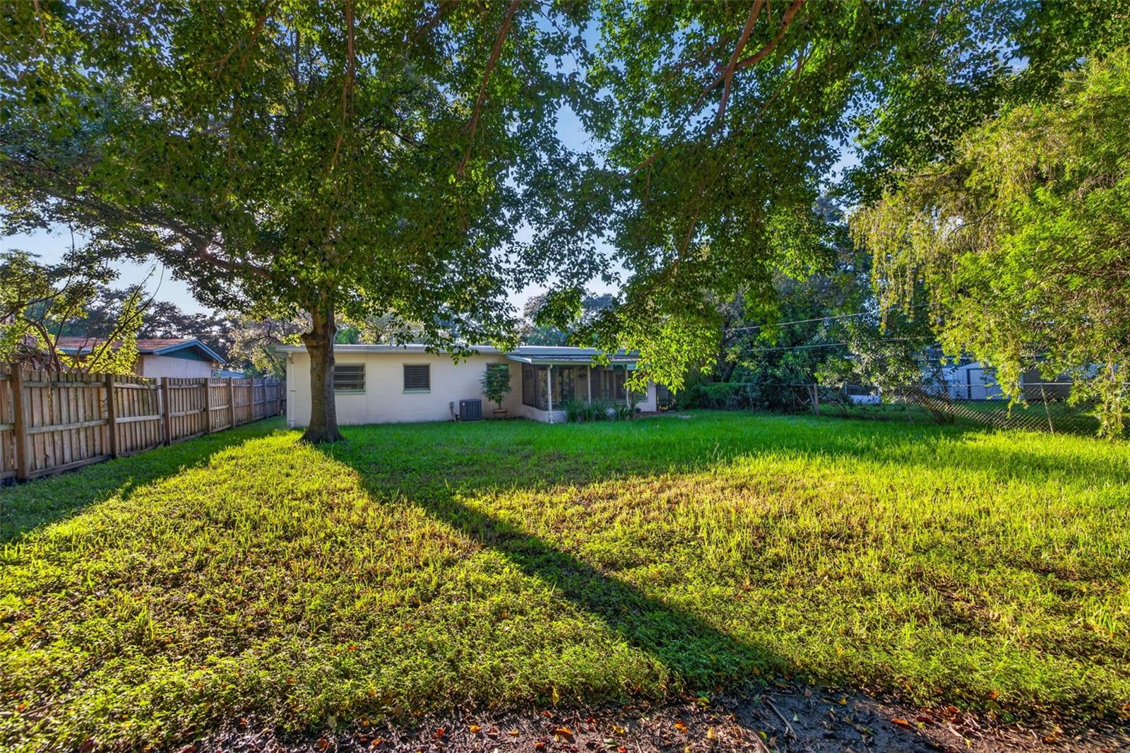 1835 WEST DR — photo 23