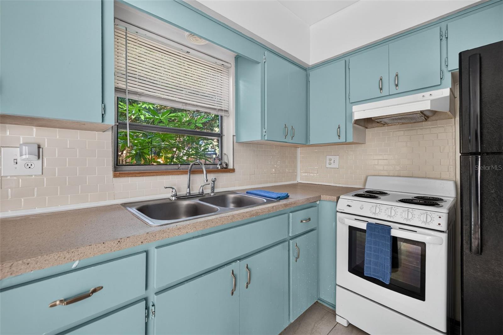 1835 WEST DR — photo 12