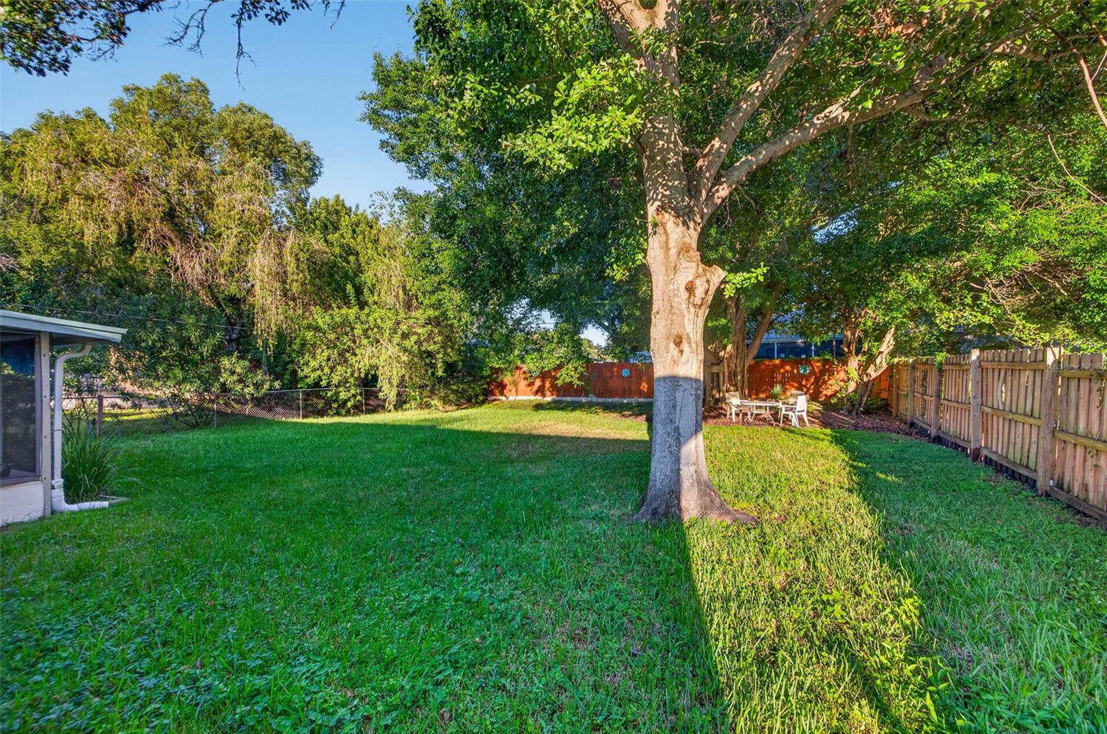 1835 WEST DR — photo 20