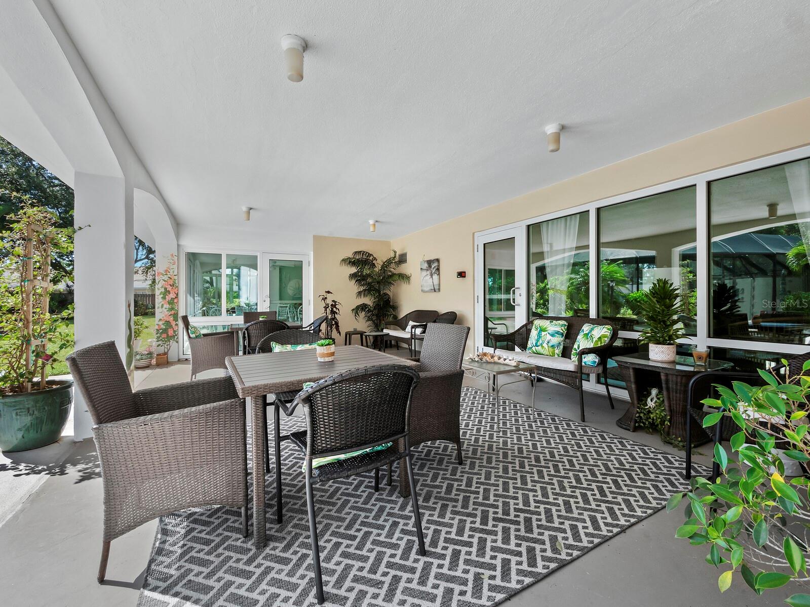 512 W VENICE AVE #607 — photo 25