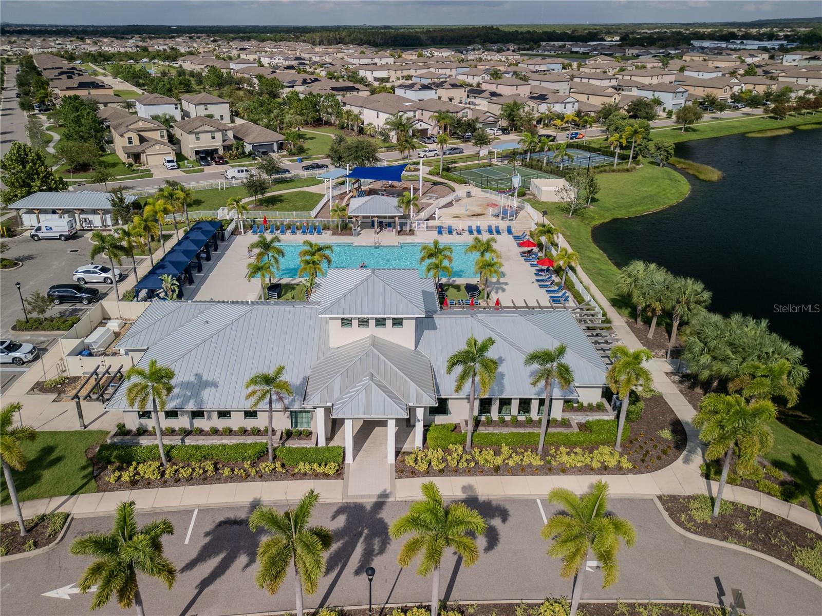 15436 MILLER CREEK DR — photo 43