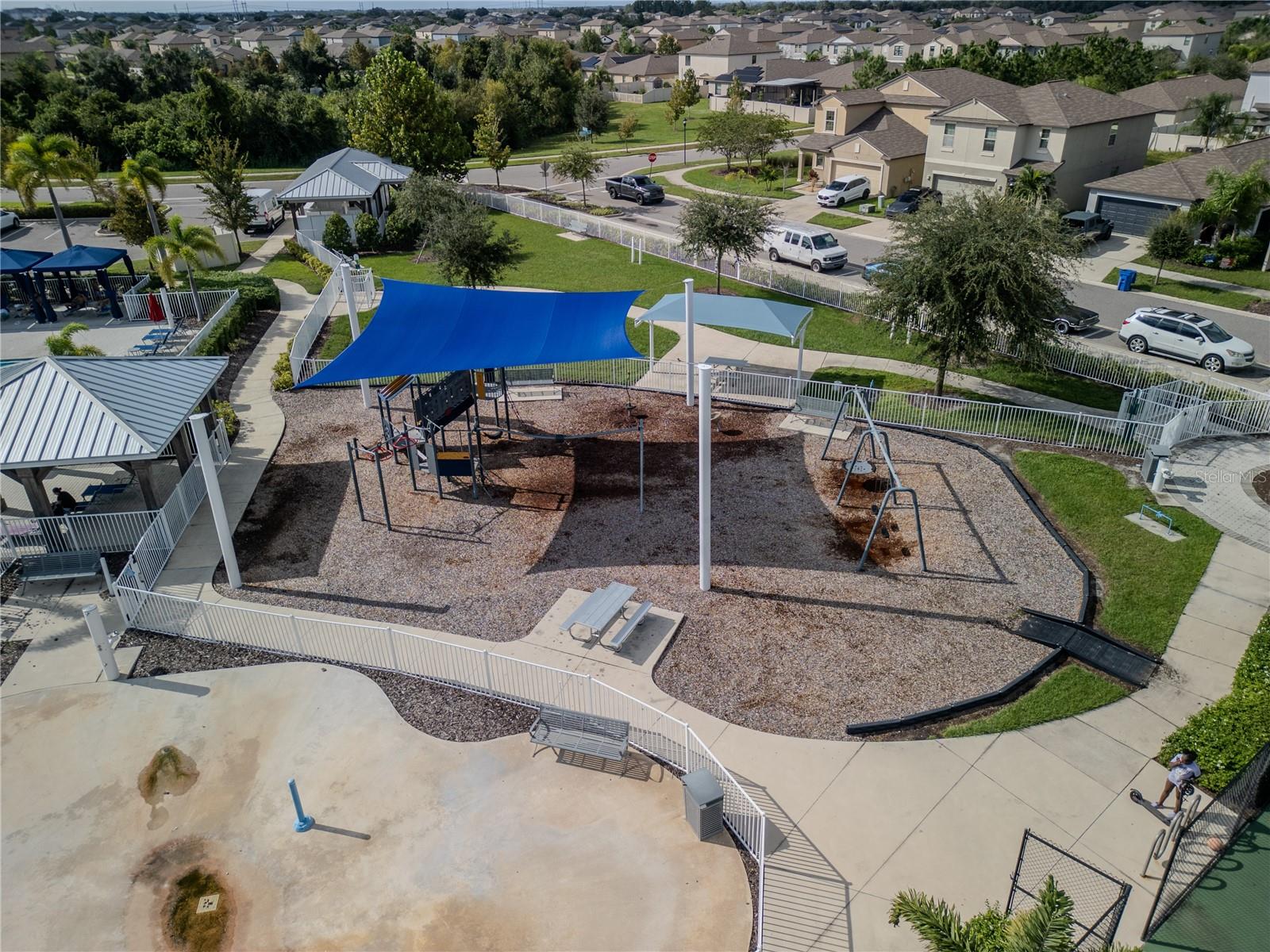15436 MILLER CREEK DR — photo 44