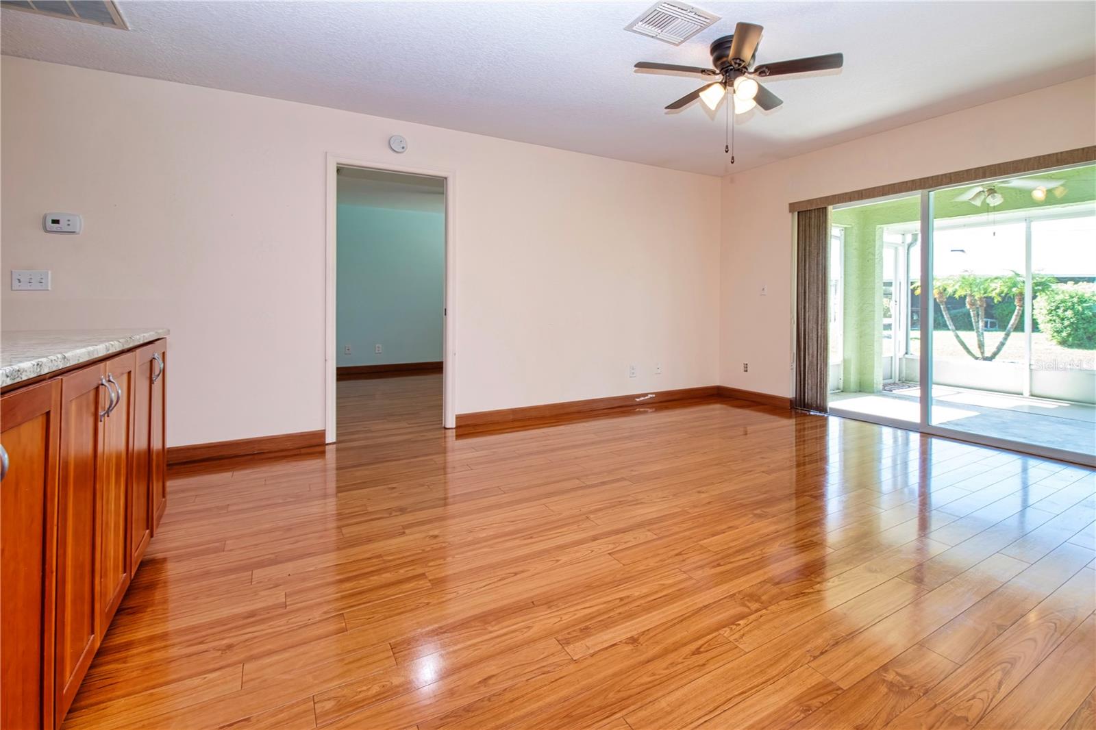2108 MEADOWLARK LN — photo 32
