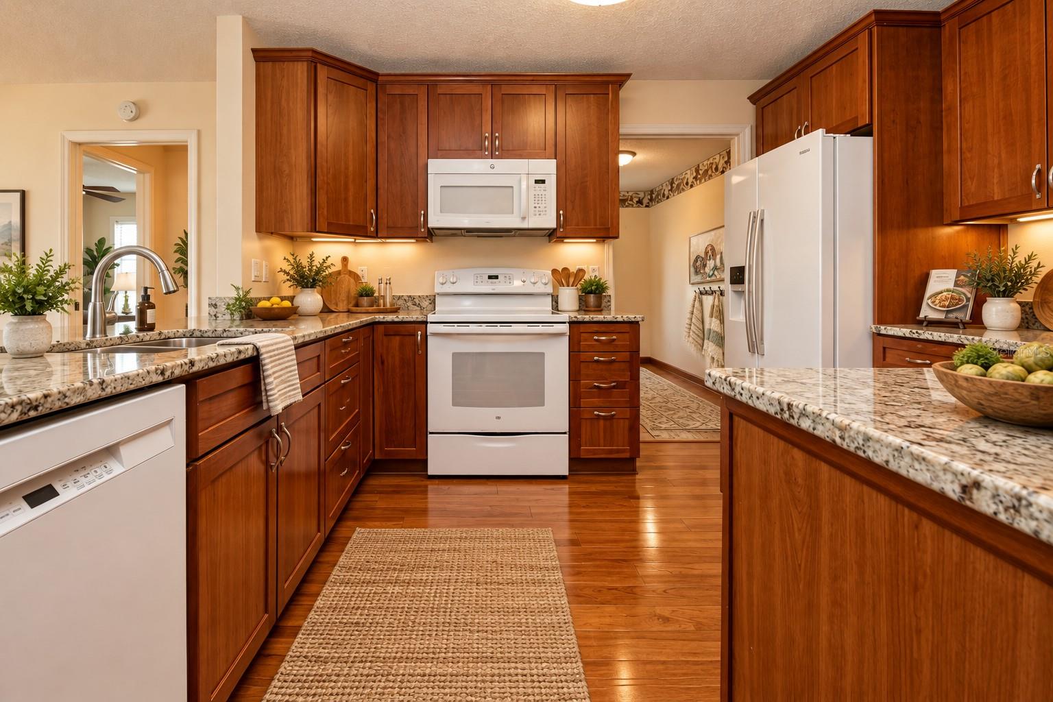 2108 MEADOWLARK LN — photo 20