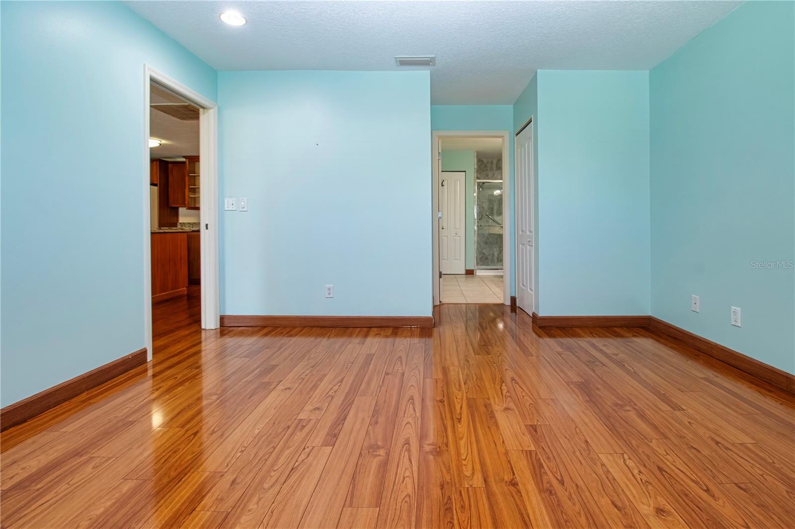 2108 MEADOWLARK LN — photo 40