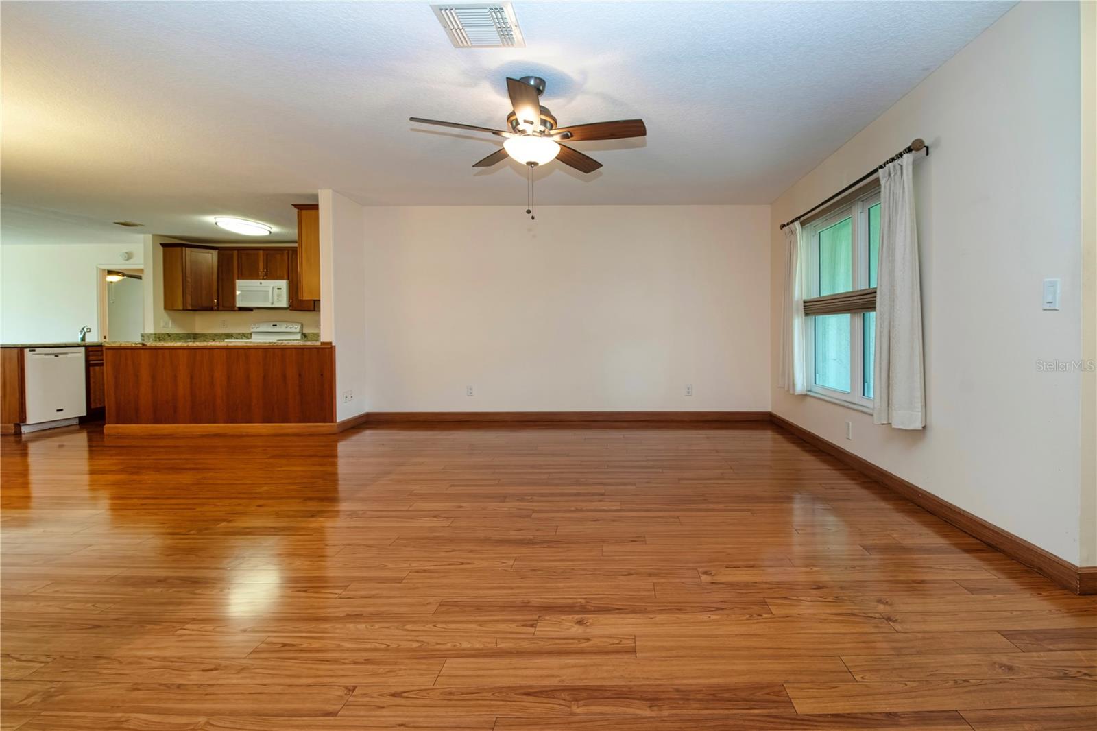 2108 MEADOWLARK LN — photo 12