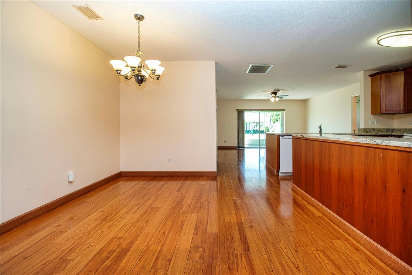 2108 MEADOWLARK LN — photo 15