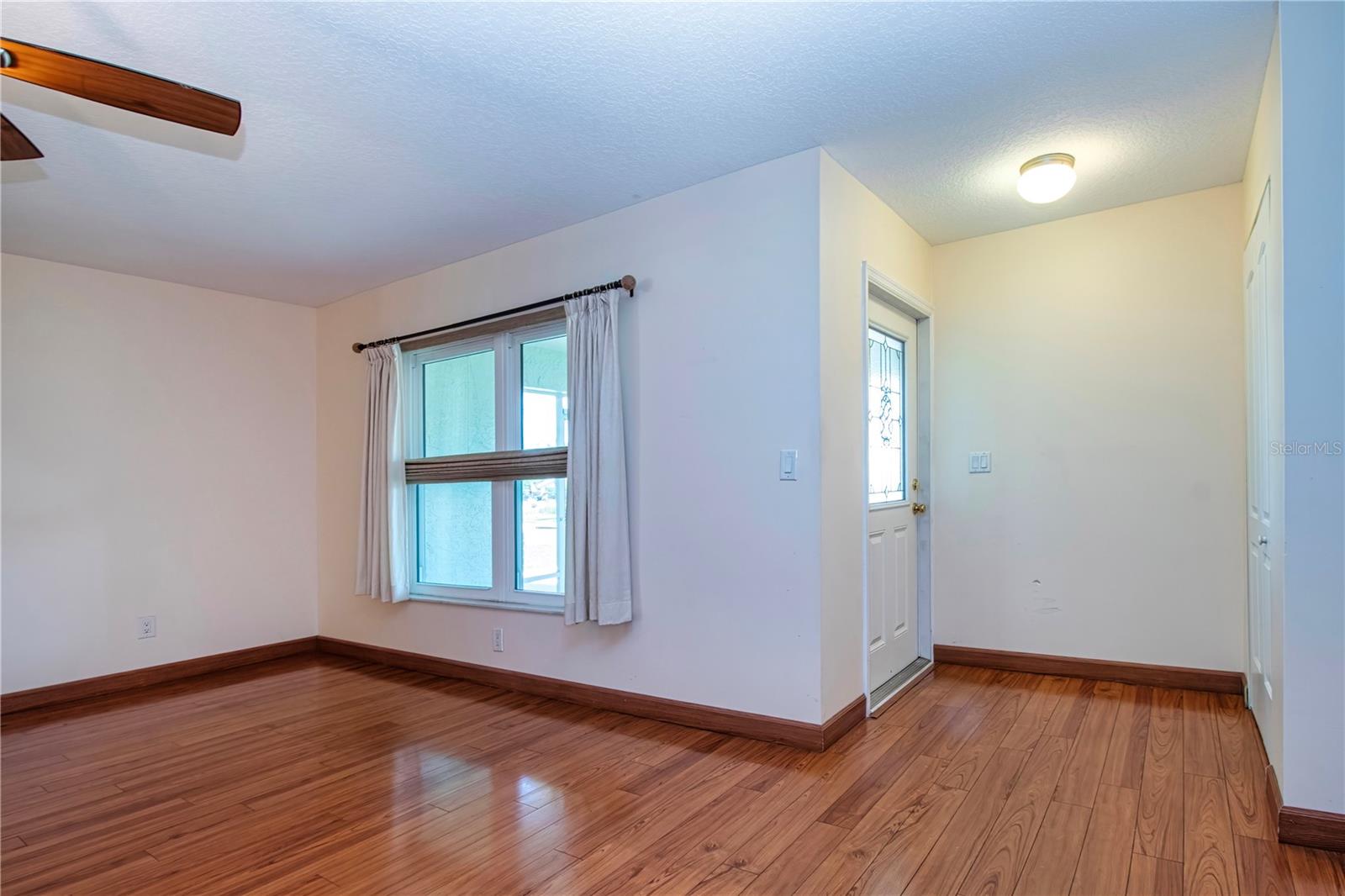 2108 MEADOWLARK LN — photo 9