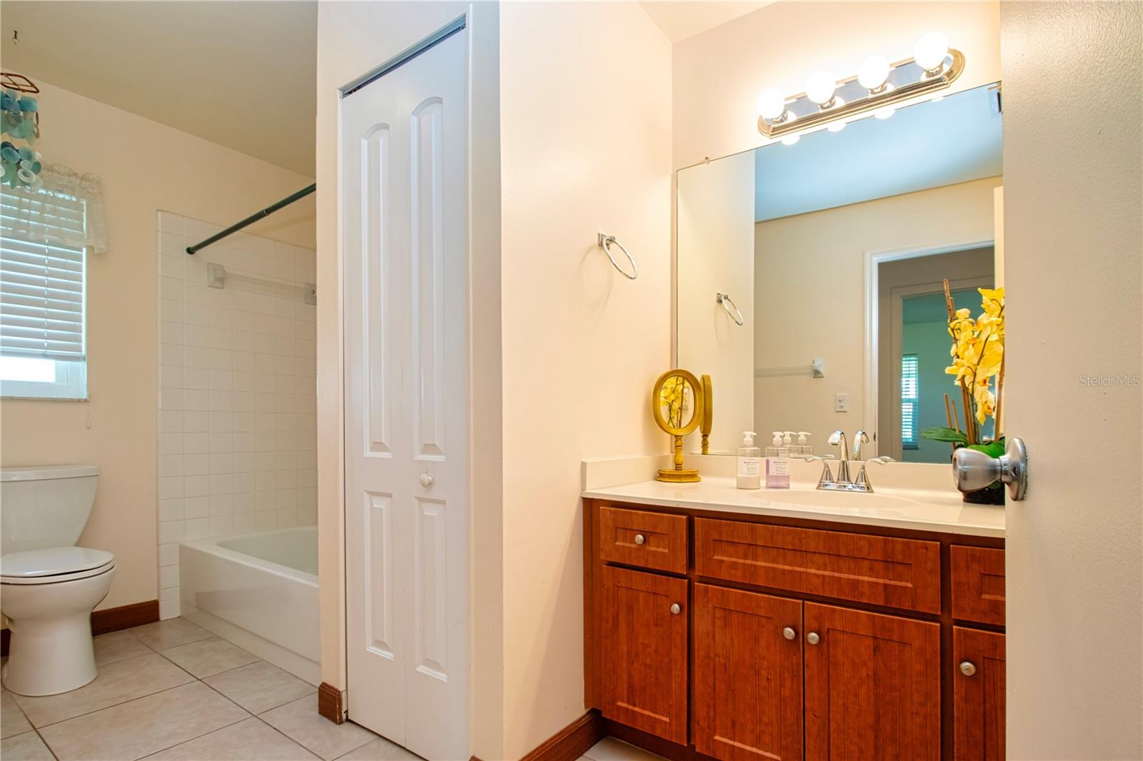 2108 MEADOWLARK LN — photo 35
