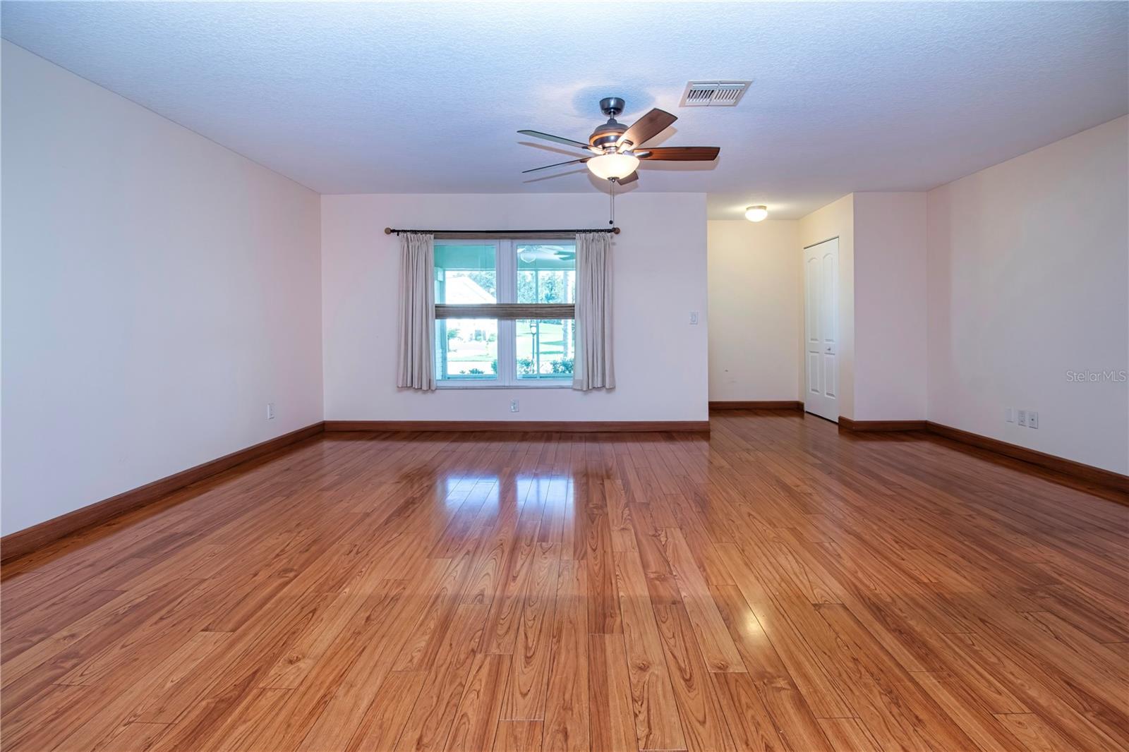 2108 MEADOWLARK LN — photo 13