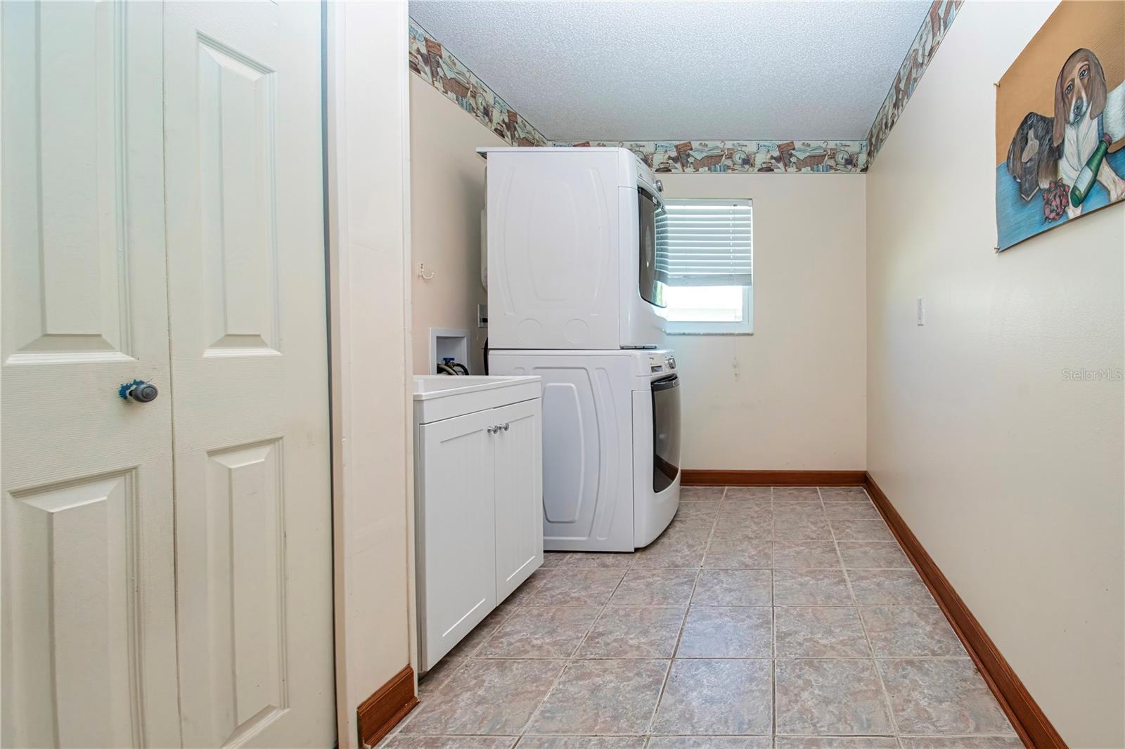 2108 MEADOWLARK LN — photo 26