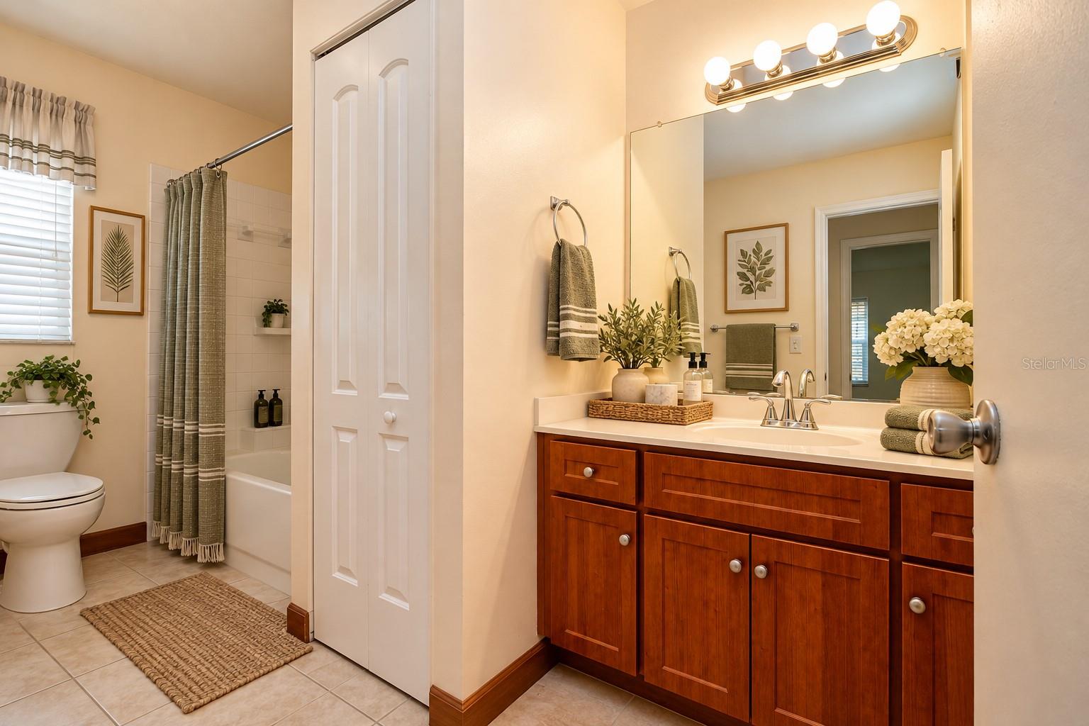 2108 MEADOWLARK LN — photo 36