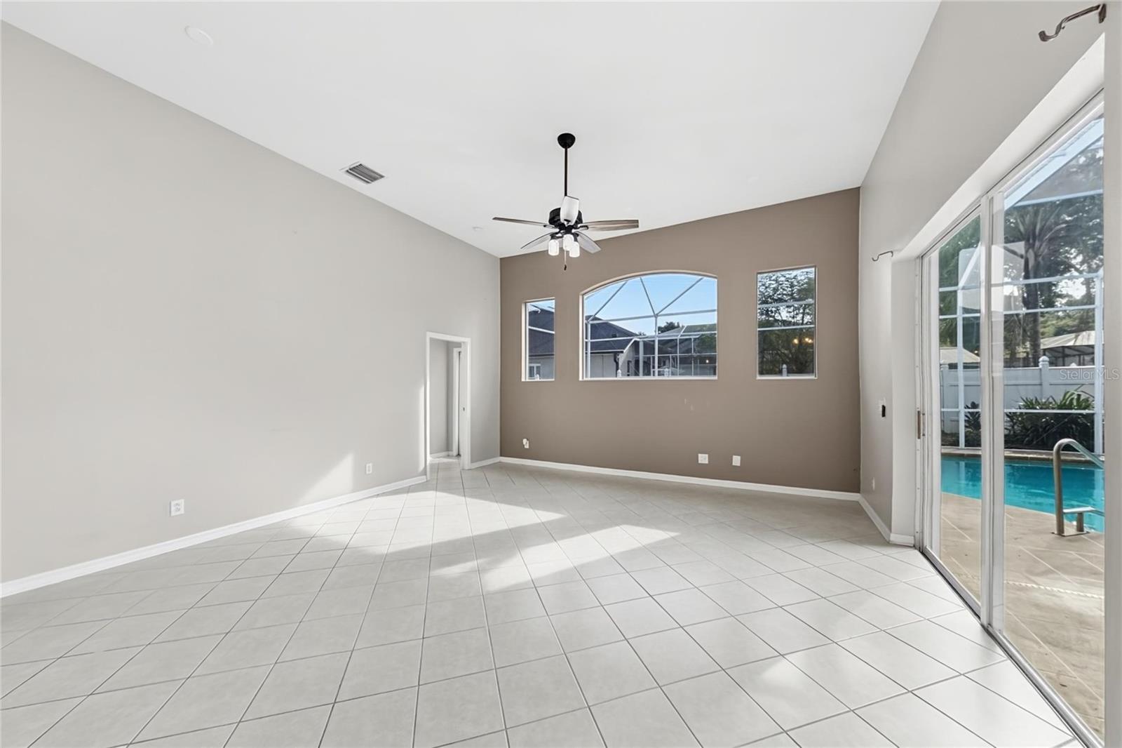219 RONJA LN — photo 4