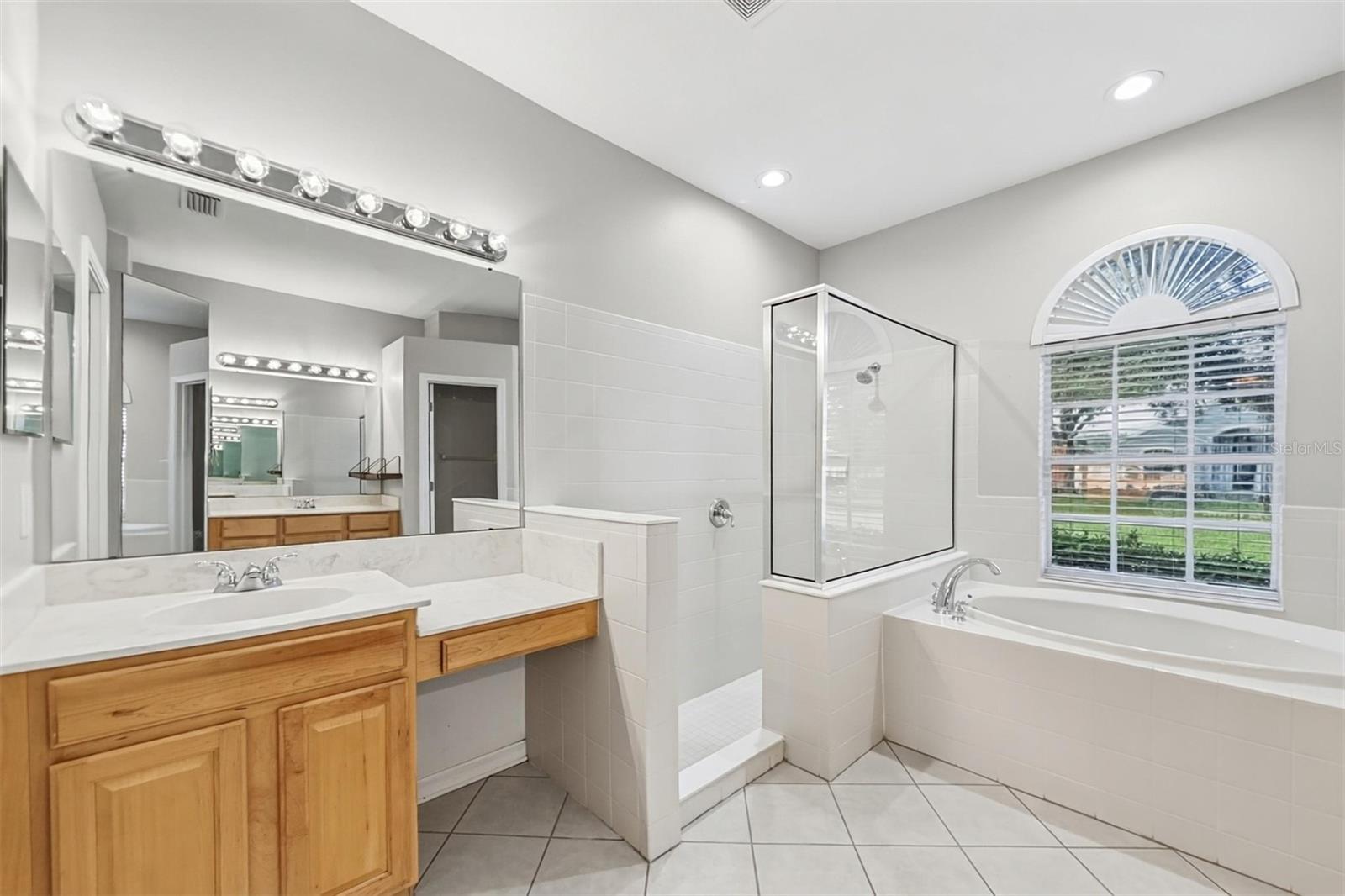 219 RONJA LN — photo 11