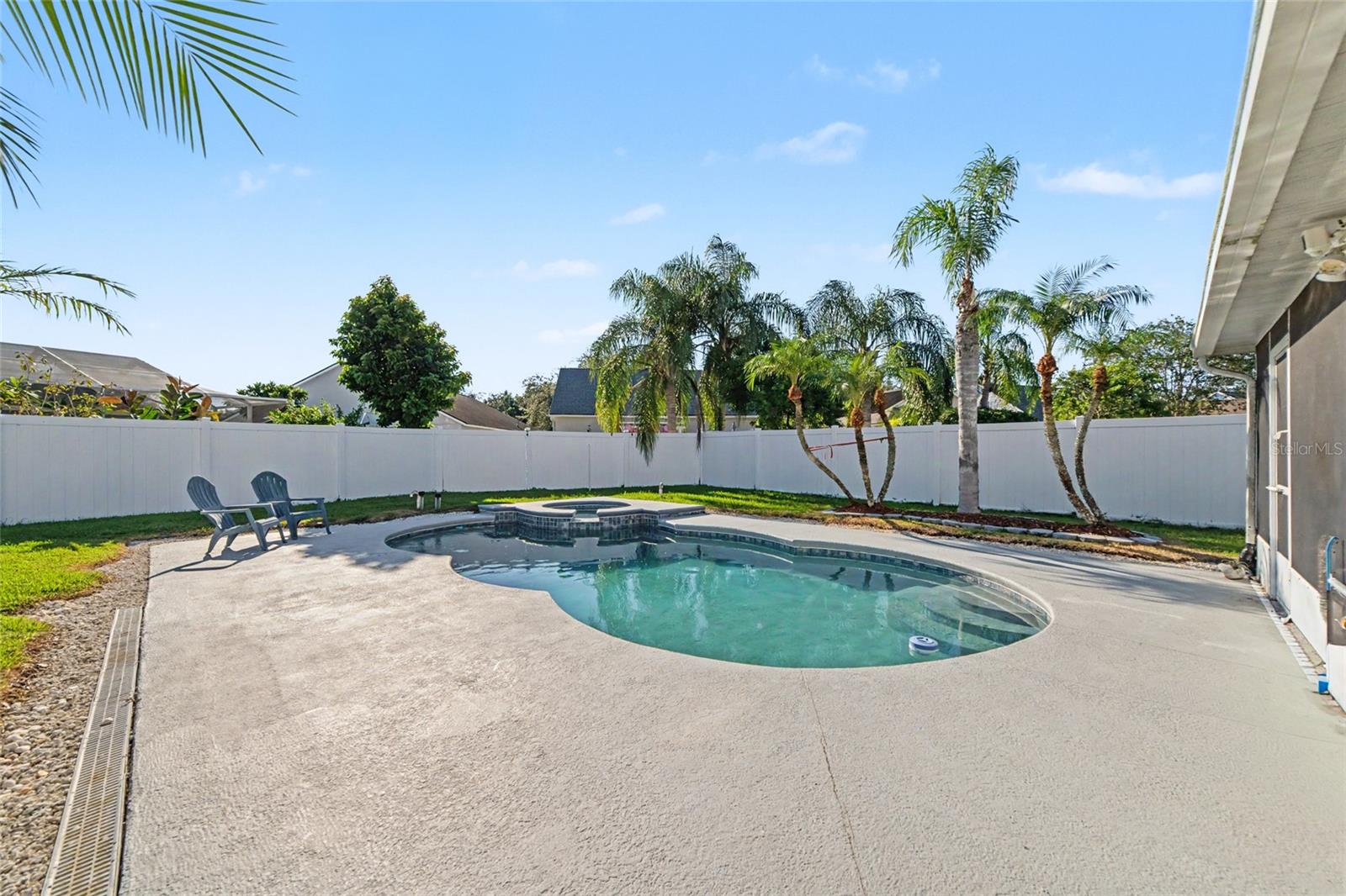 6241 CRICKETHOLLOW DR — photo 24
