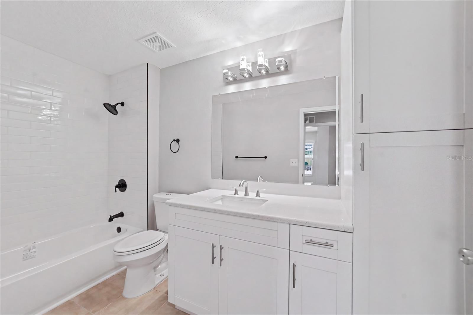 6241 CRICKETHOLLOW DR — photo 13