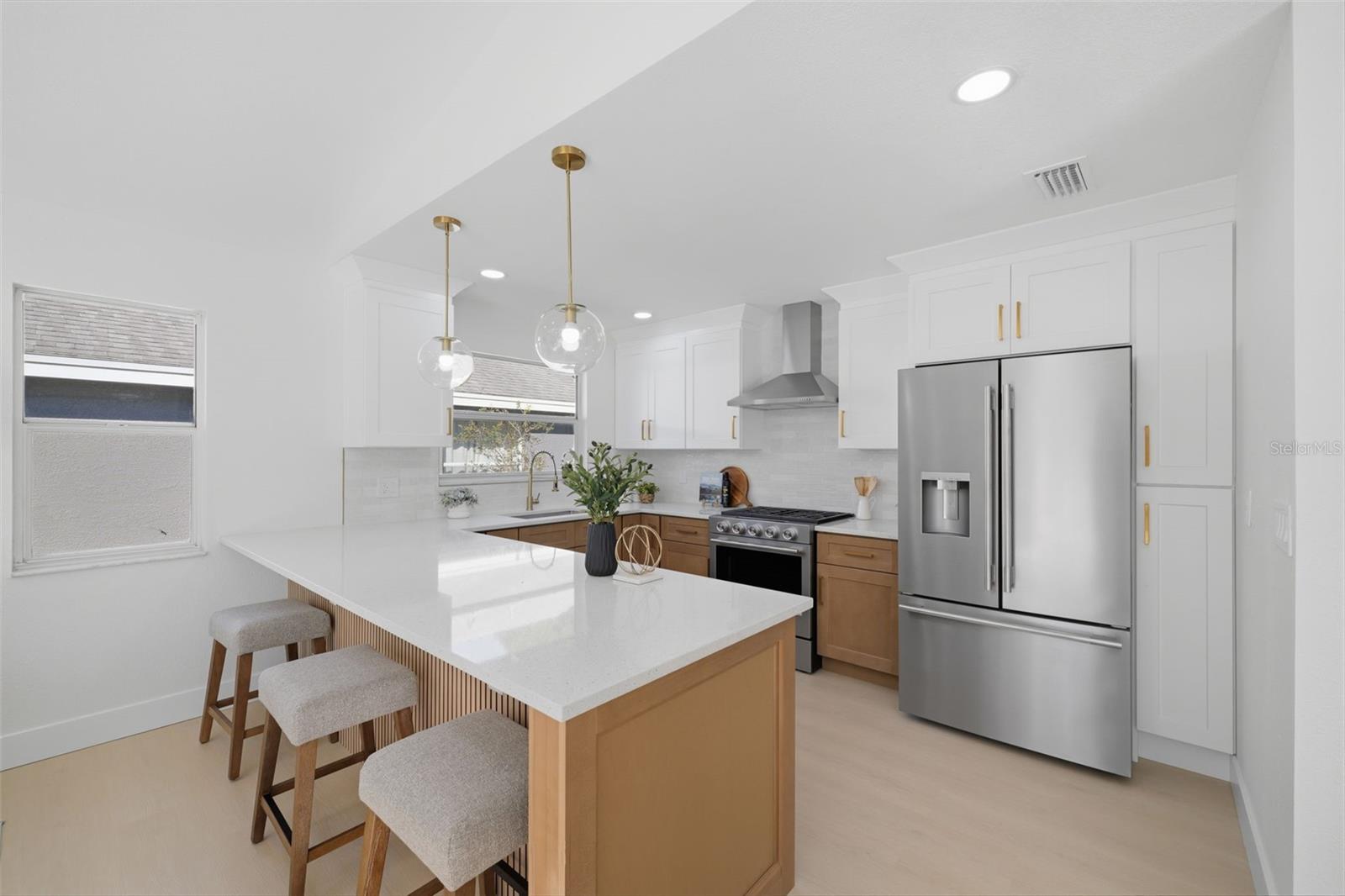 1070 CAPTAINS WAY — photo 2