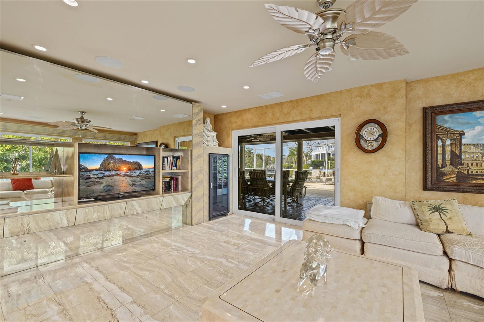 1749 SANDALWOOD DR — photo 22