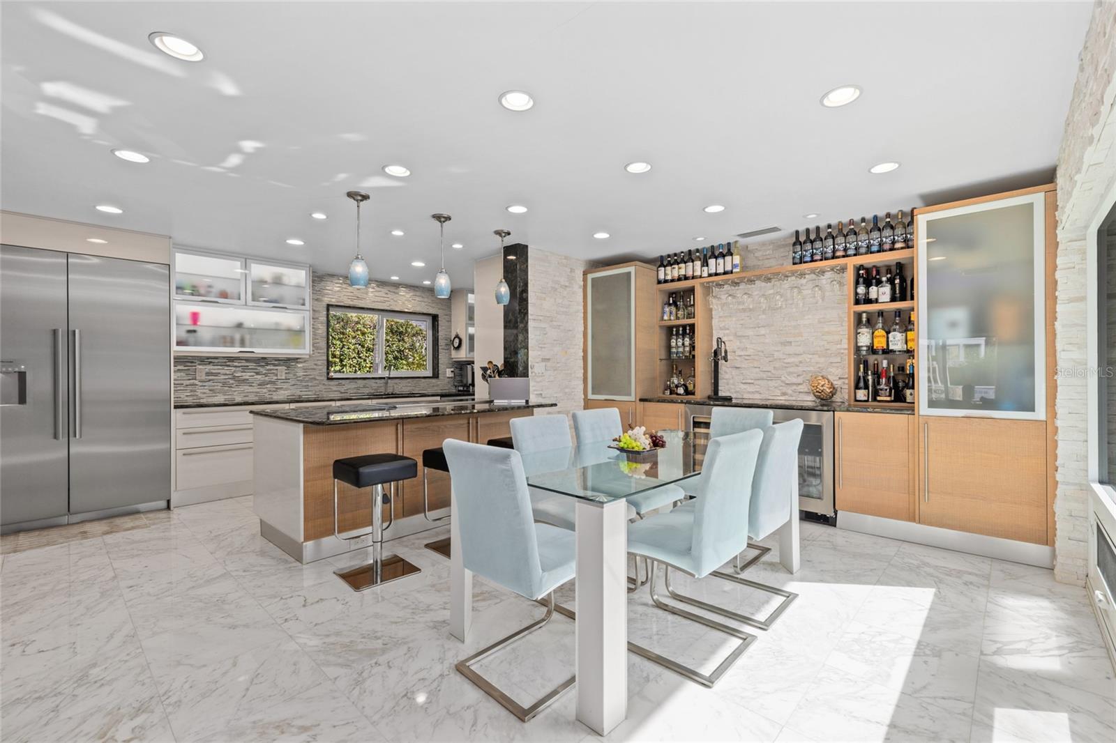 1749 SANDALWOOD DR — photo 14